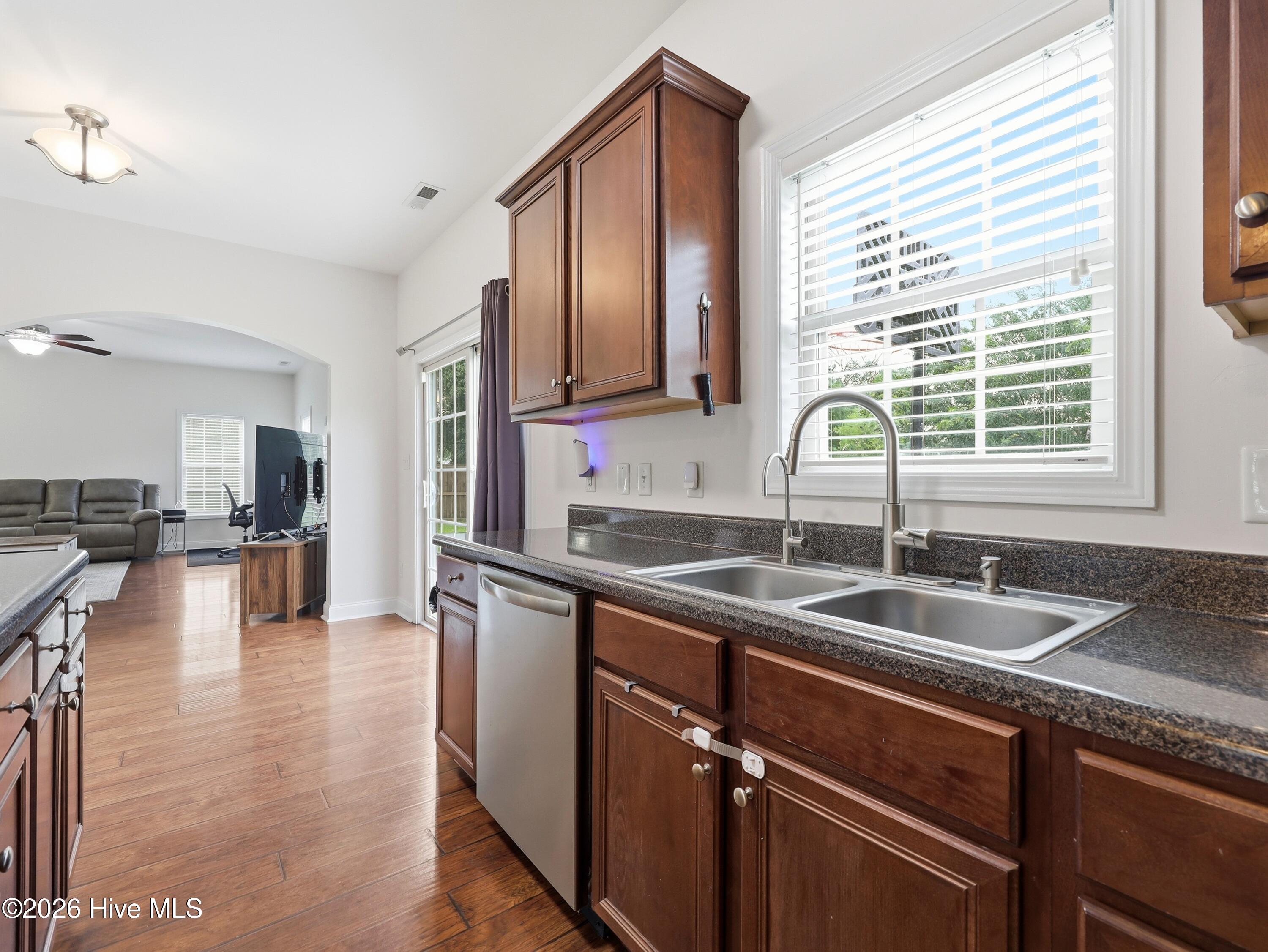 200 Wedgefield Circle,Maple Hill