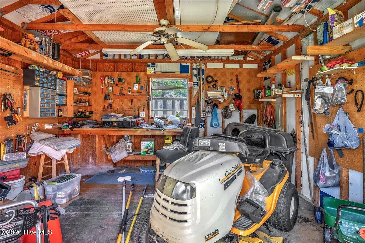 100565579 | Photo 49