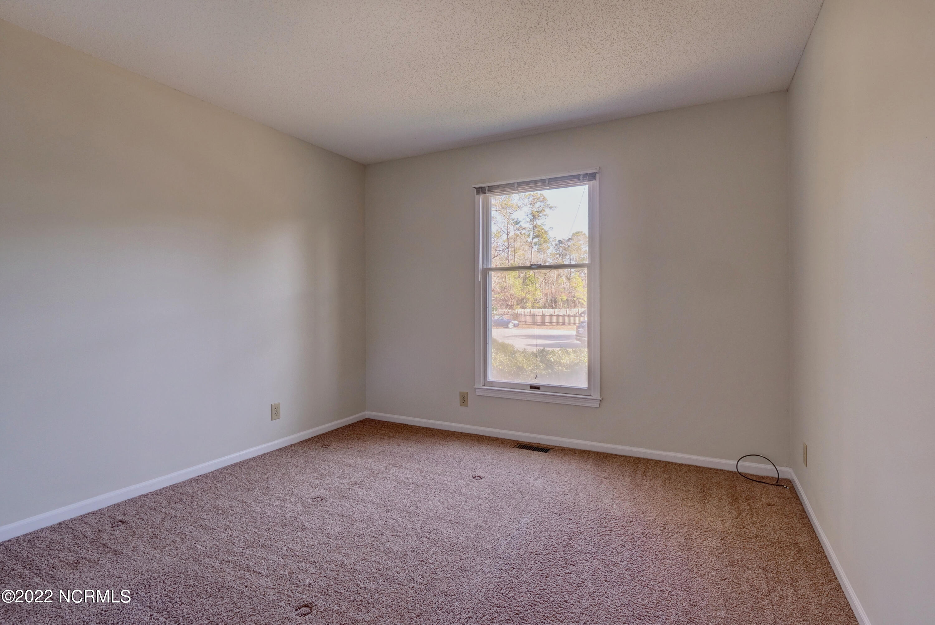 100550204 | Photo 18