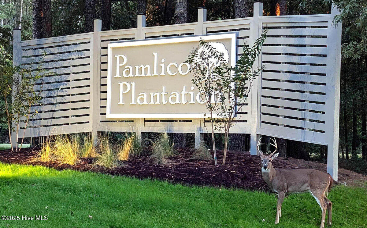 Plantation sign