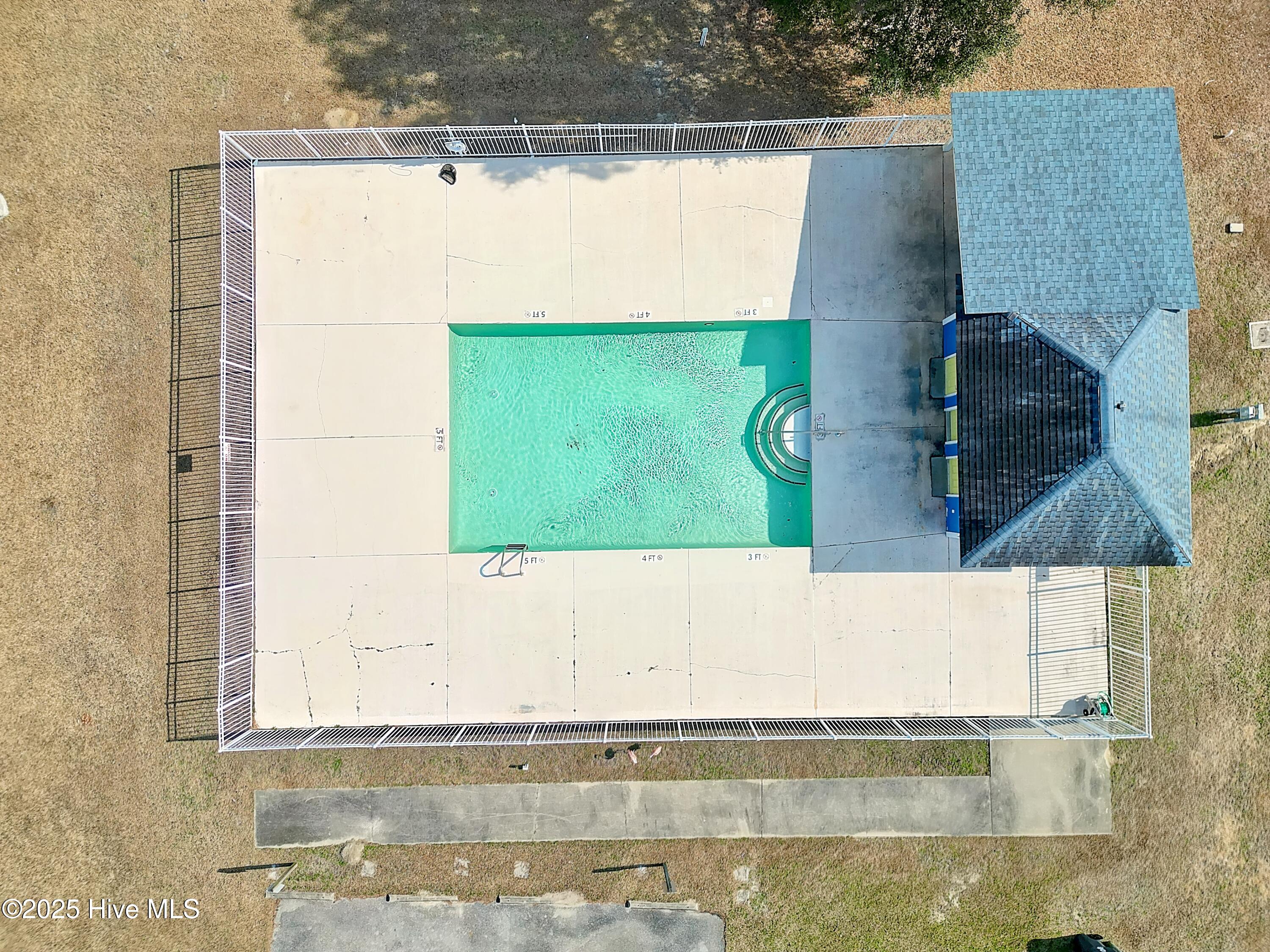 100542915 | Photo 17