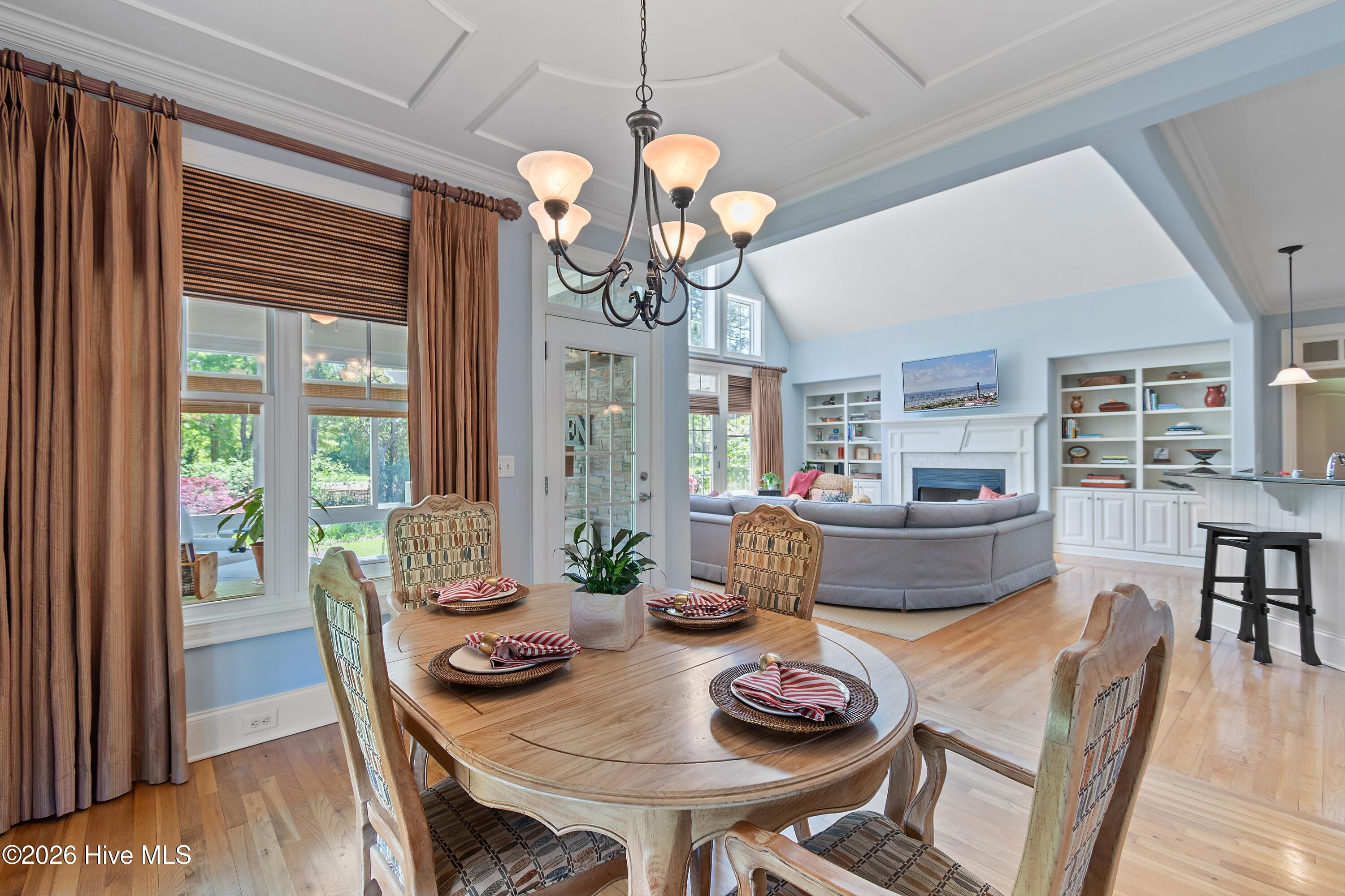 100567309 | Photo 30