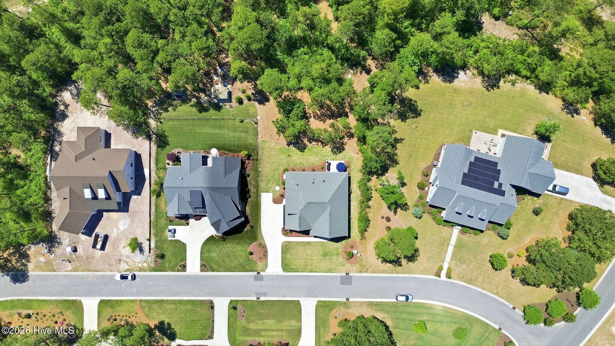 100569004 | Photo 75