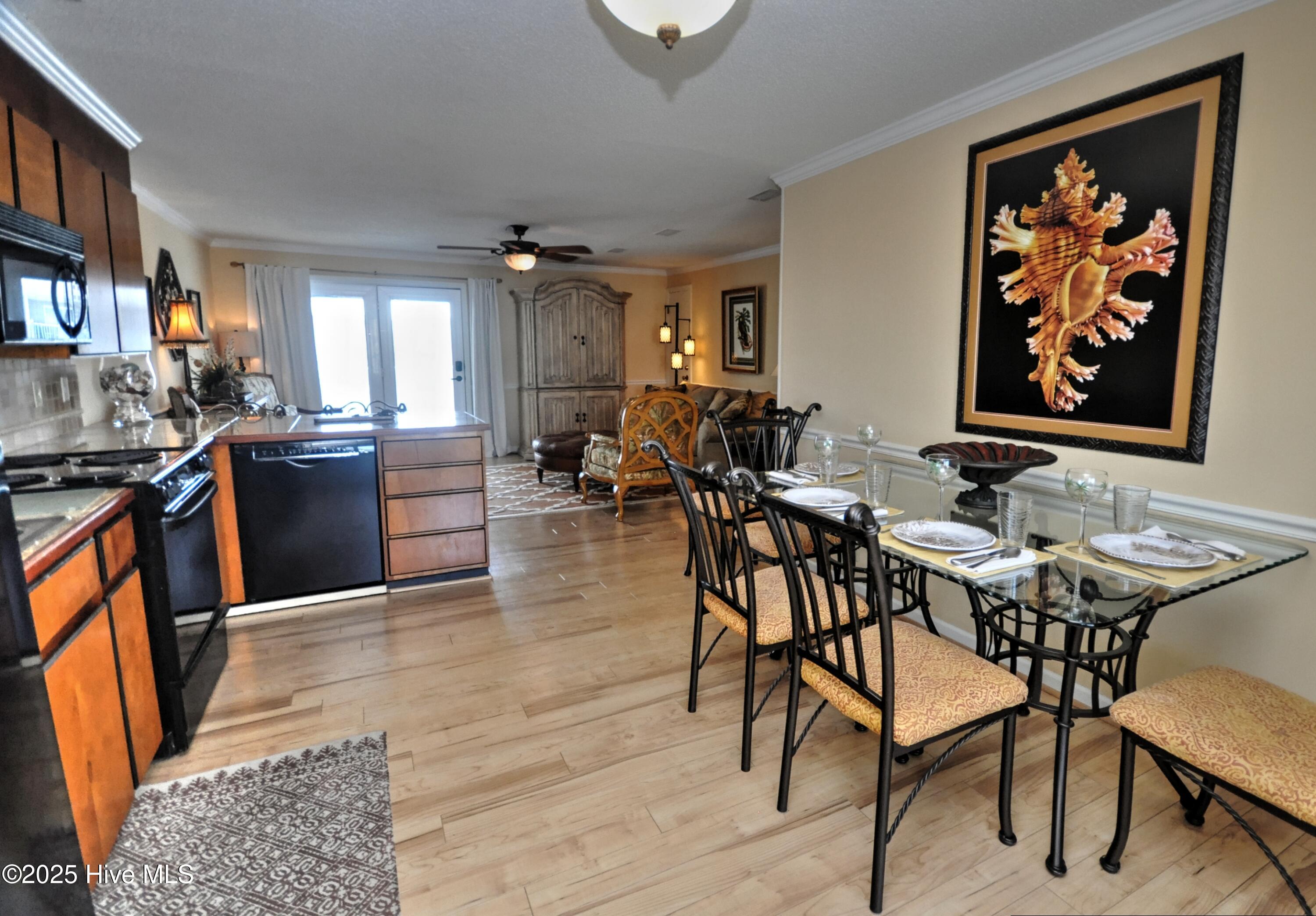 100511603 | Photo 14