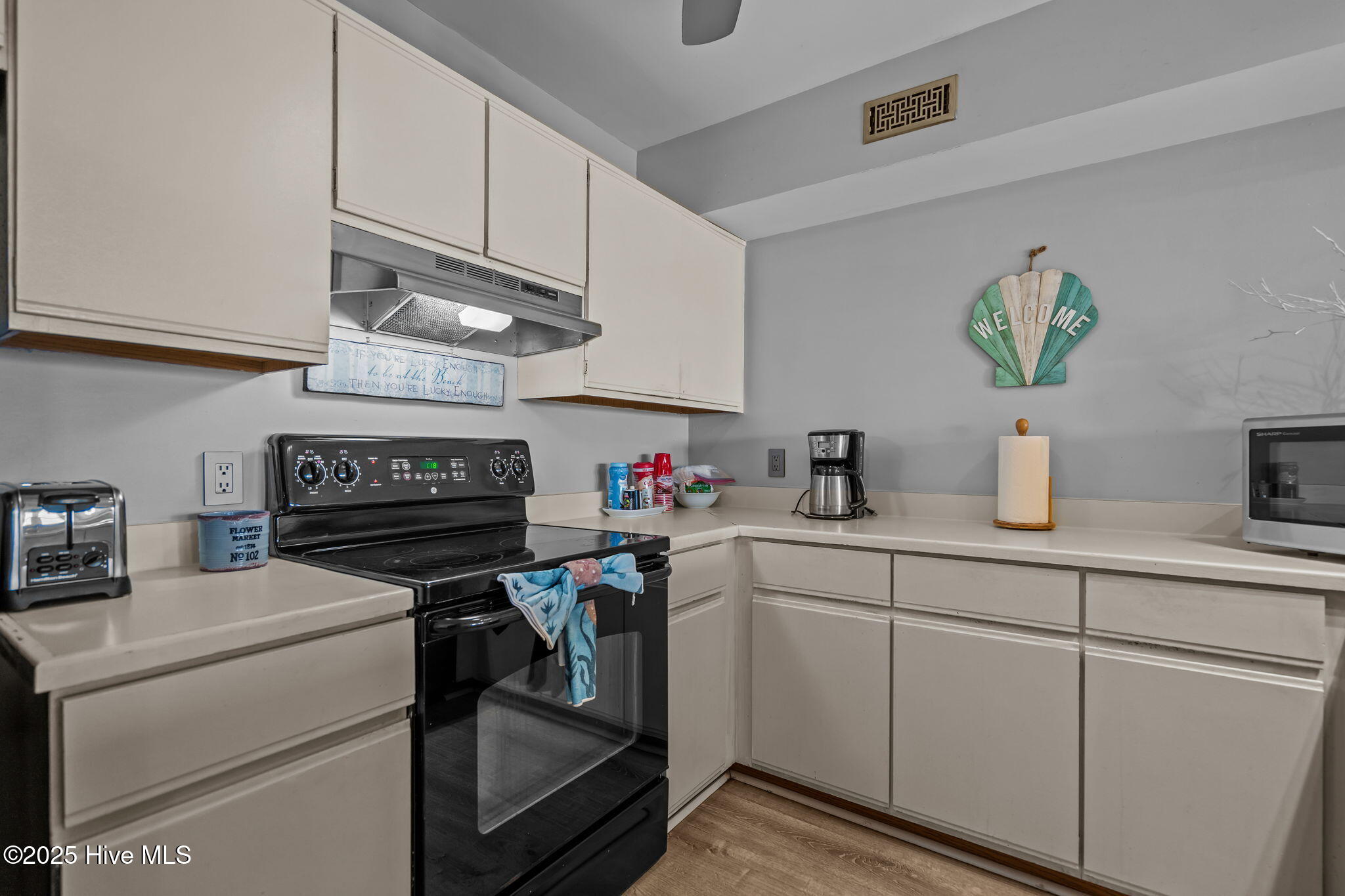 111 Florida Avenue UNIT Apt 3, Carolina Beach, NC, 28428