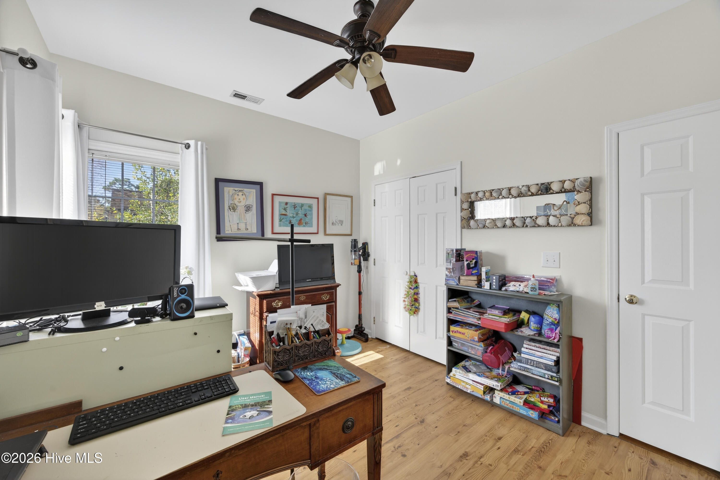 100560276 | Photo 24