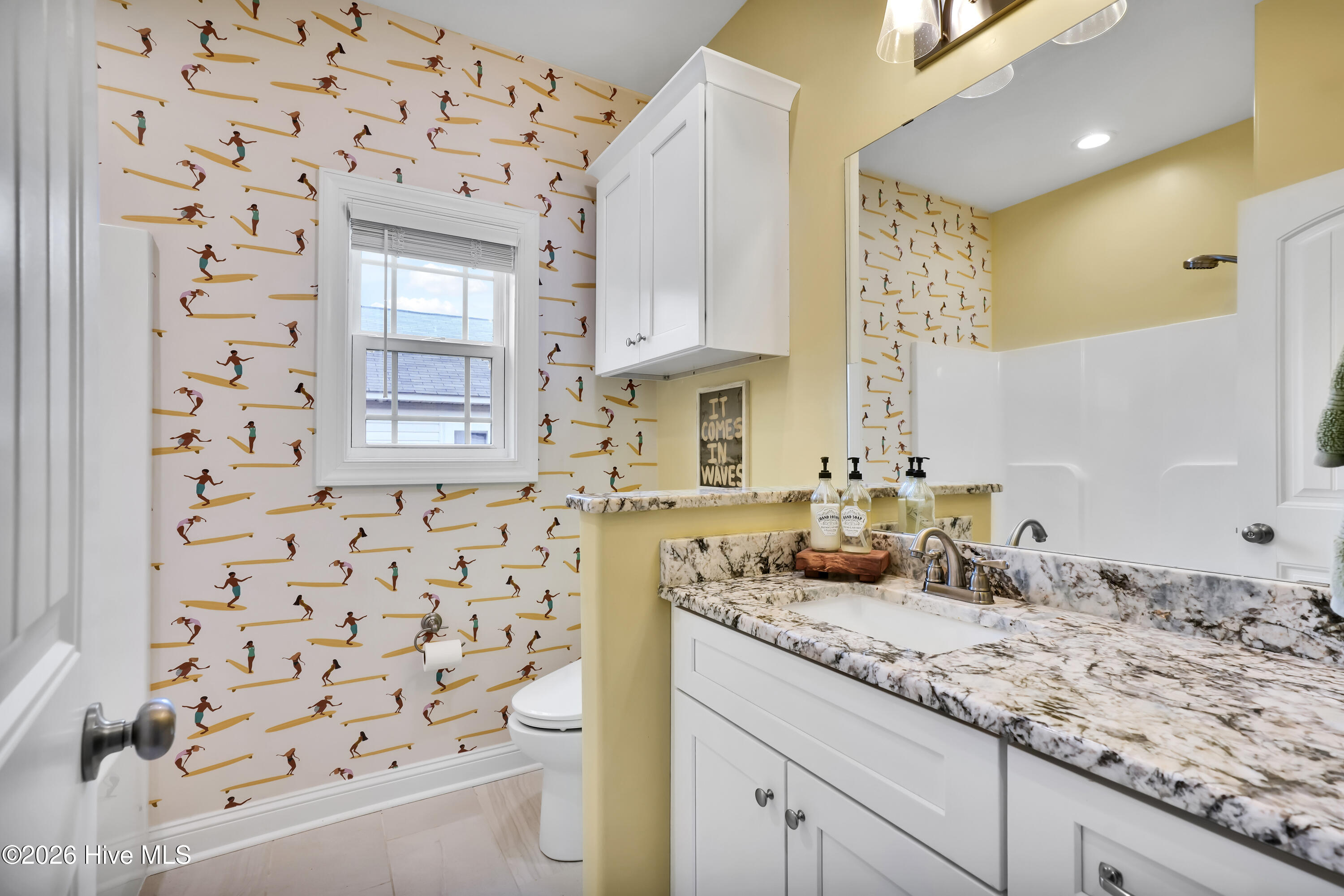 100570261 | Photo 21