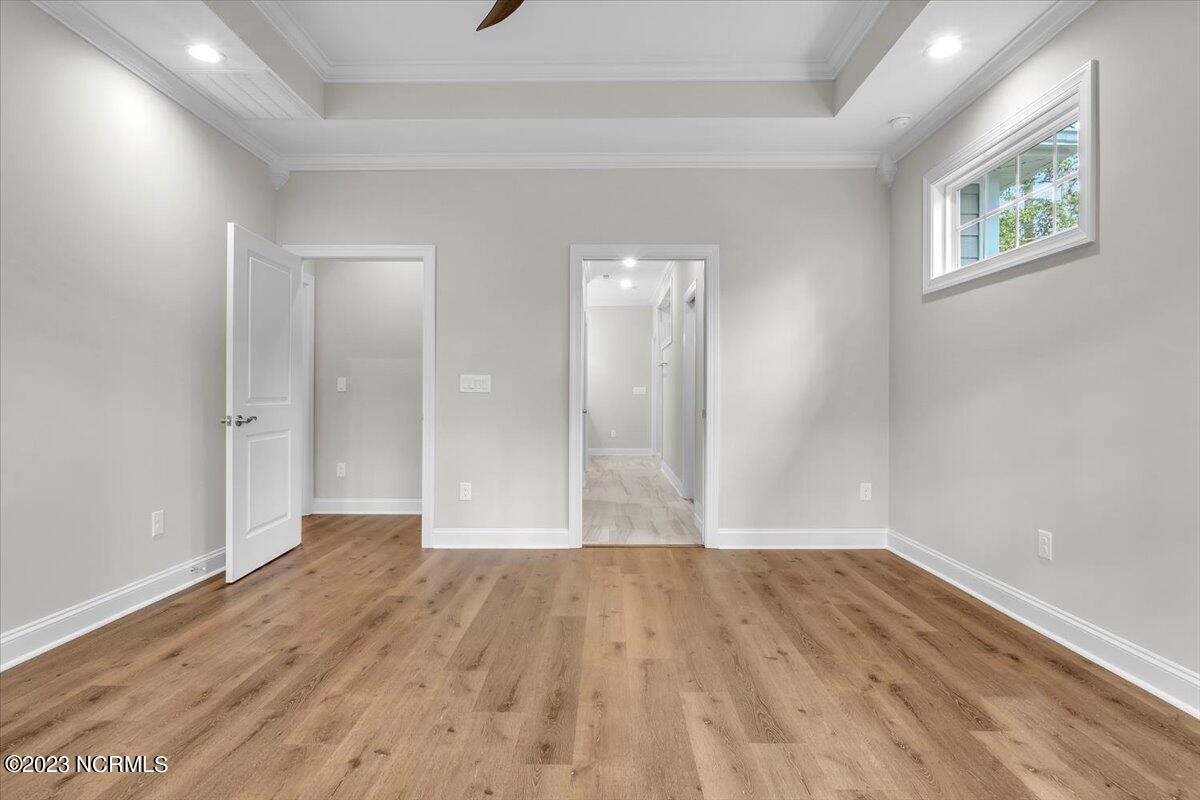 100524155 | Photo 74