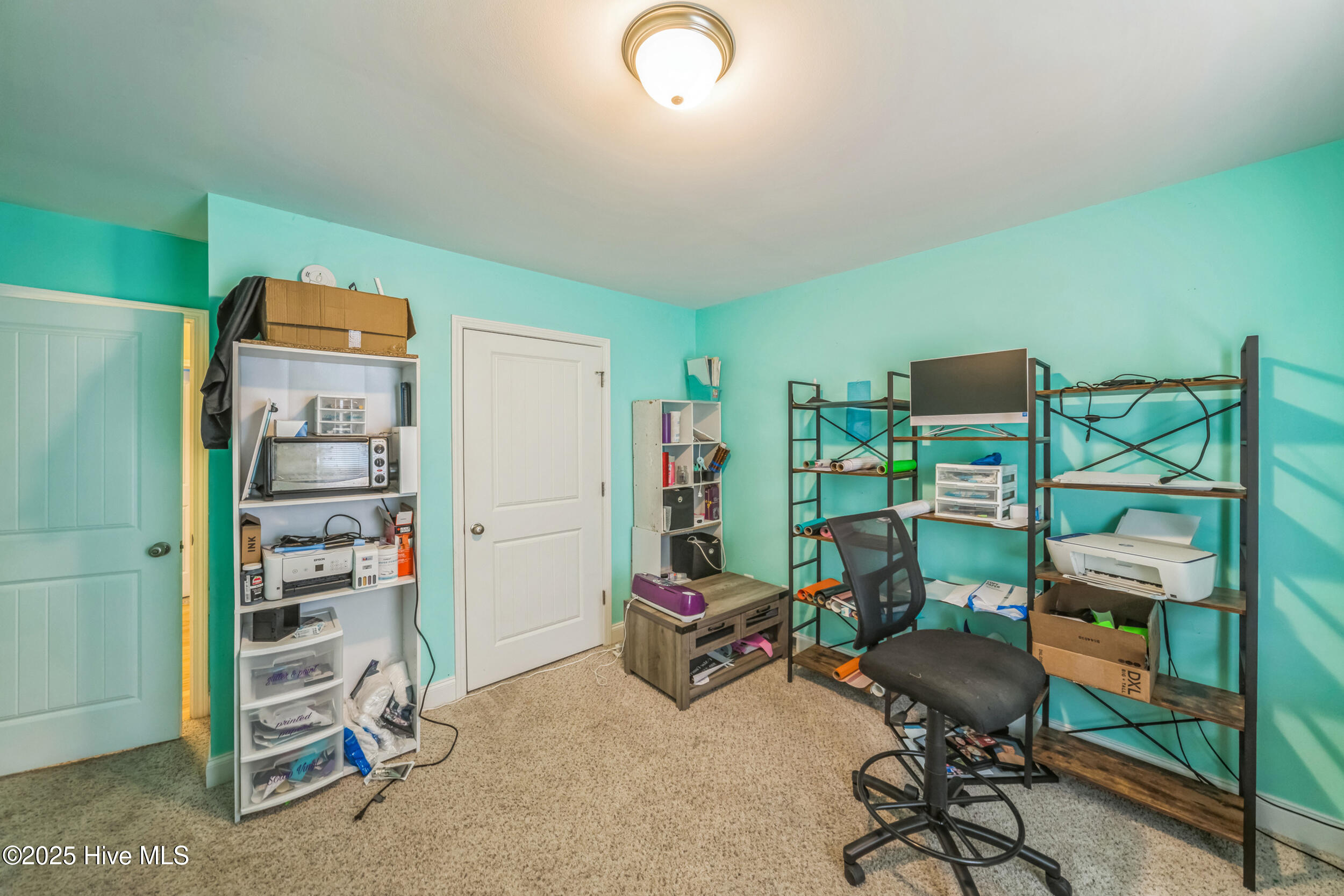 100517815 | Photo 24