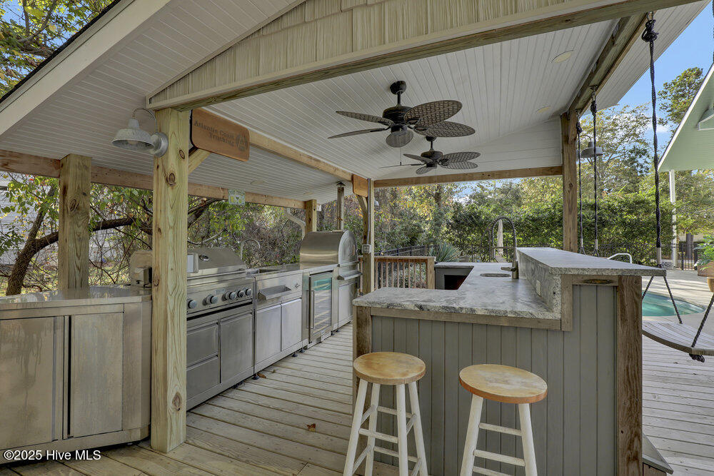 100542503 | Photo 44