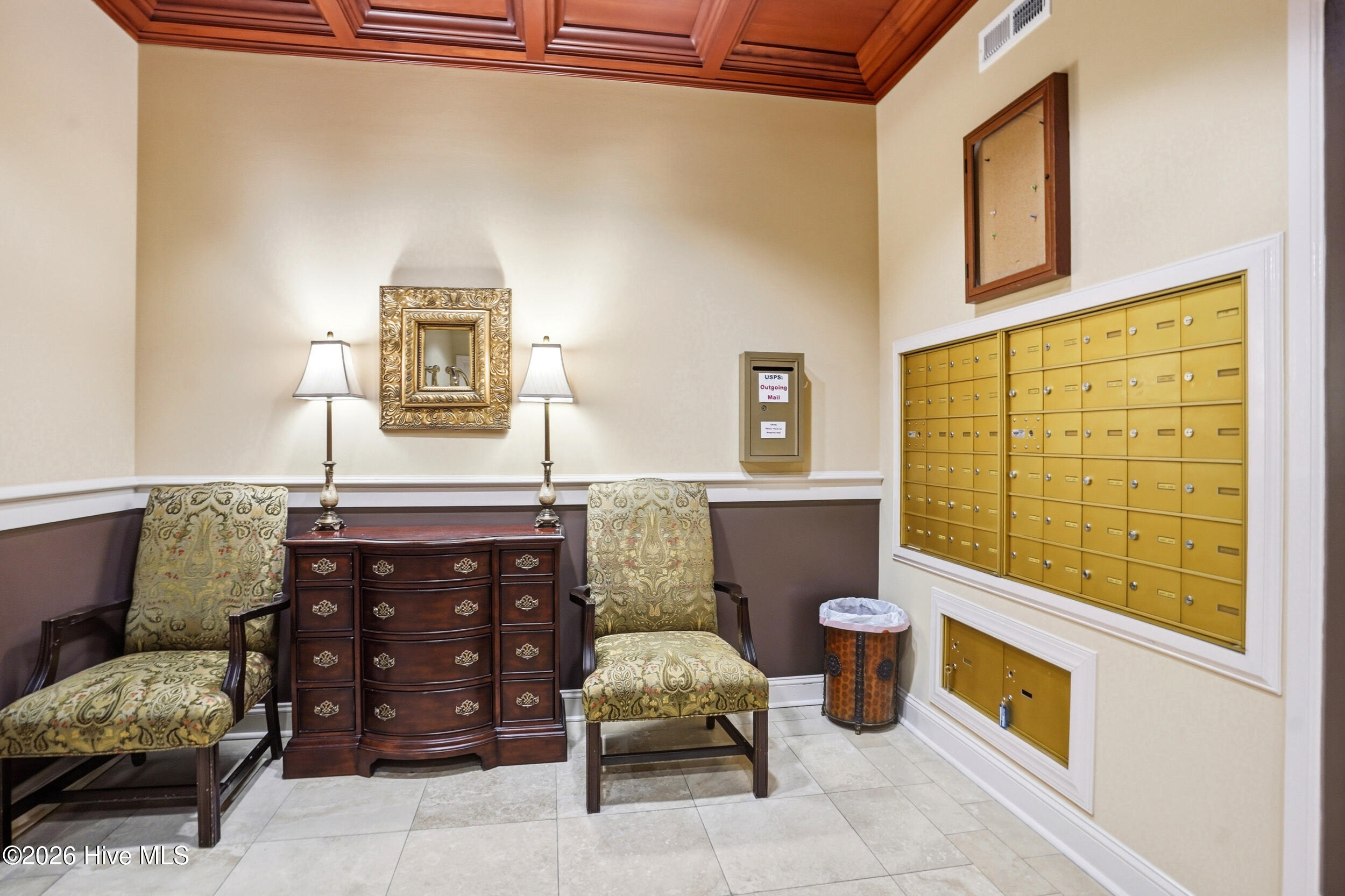 100570172 | Photo 37