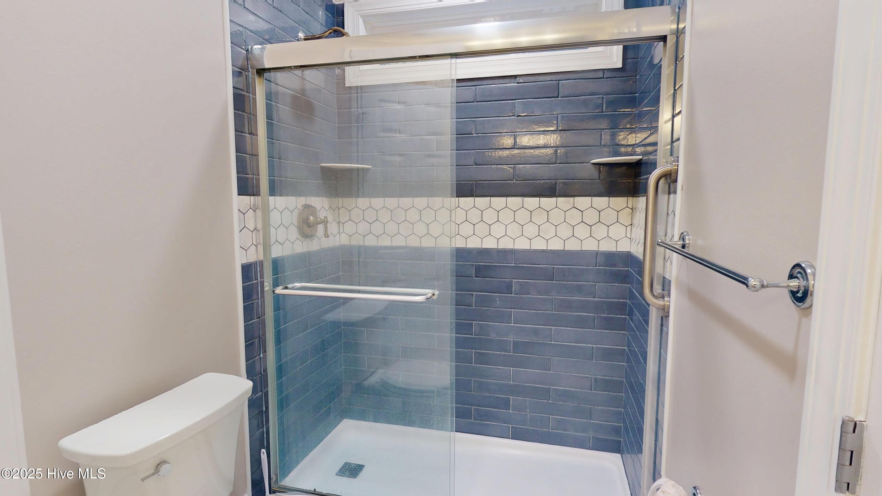 100544157 | Photo 40