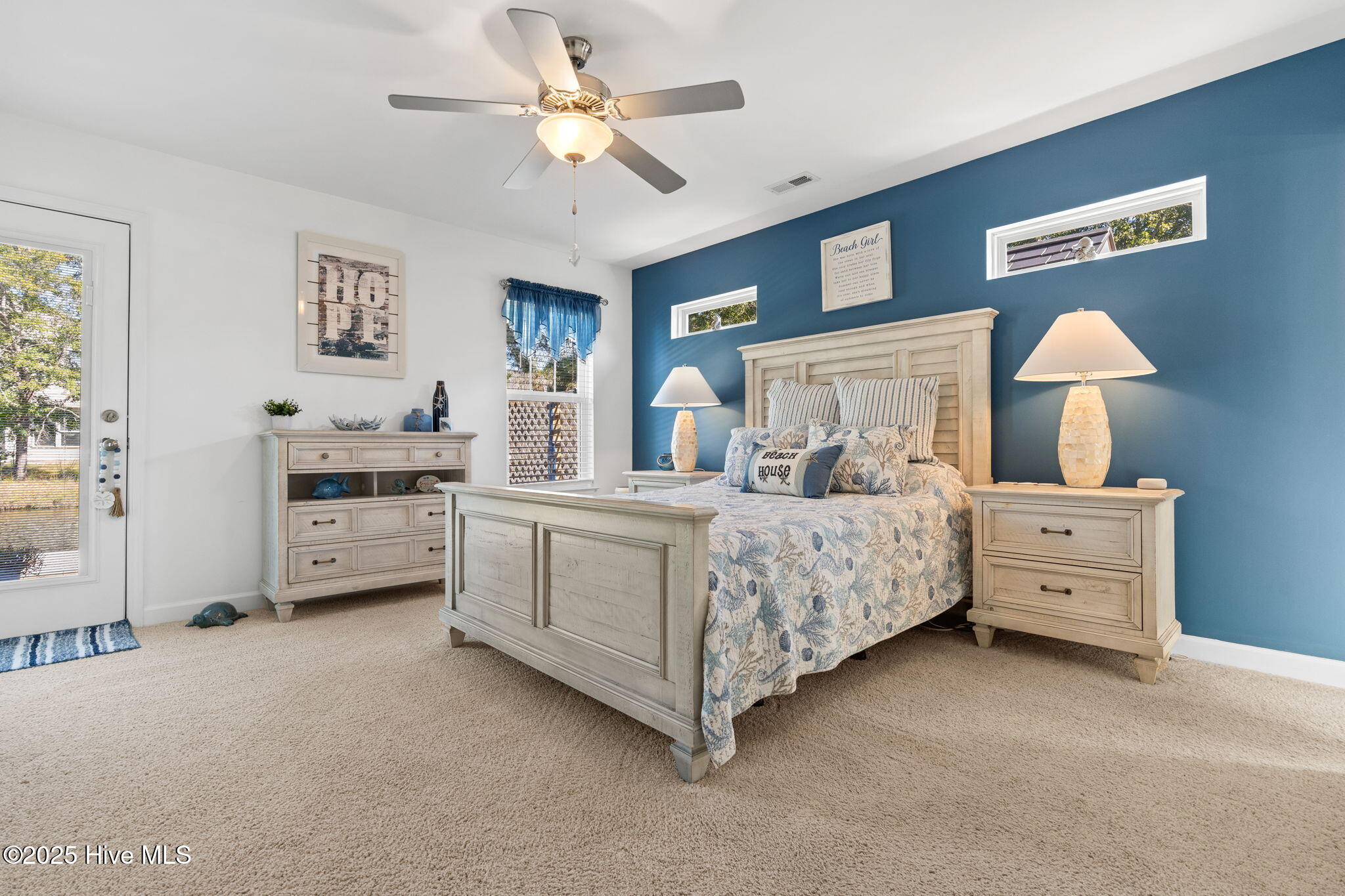 100536893 | Photo 23