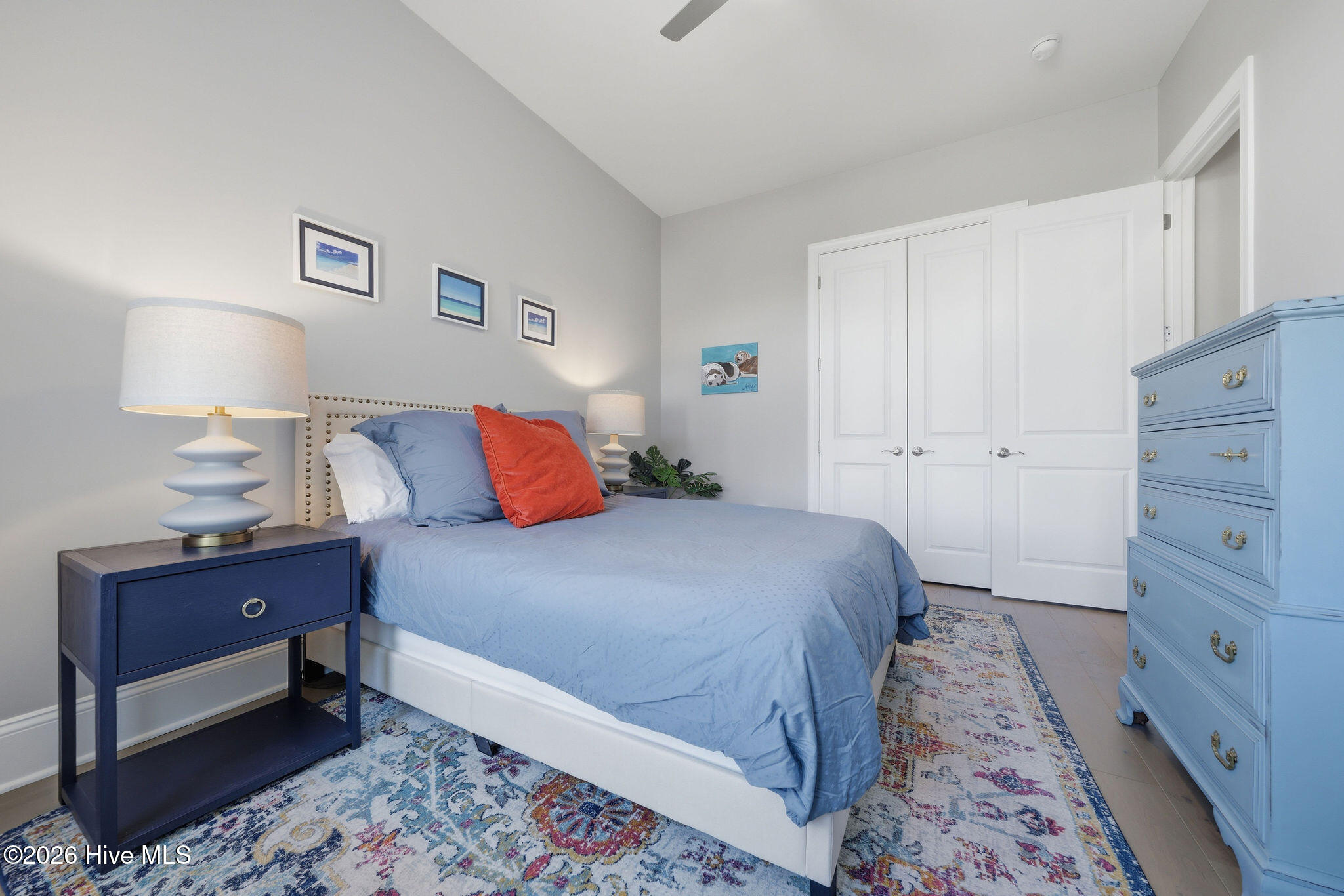 100569190 | Photo 45