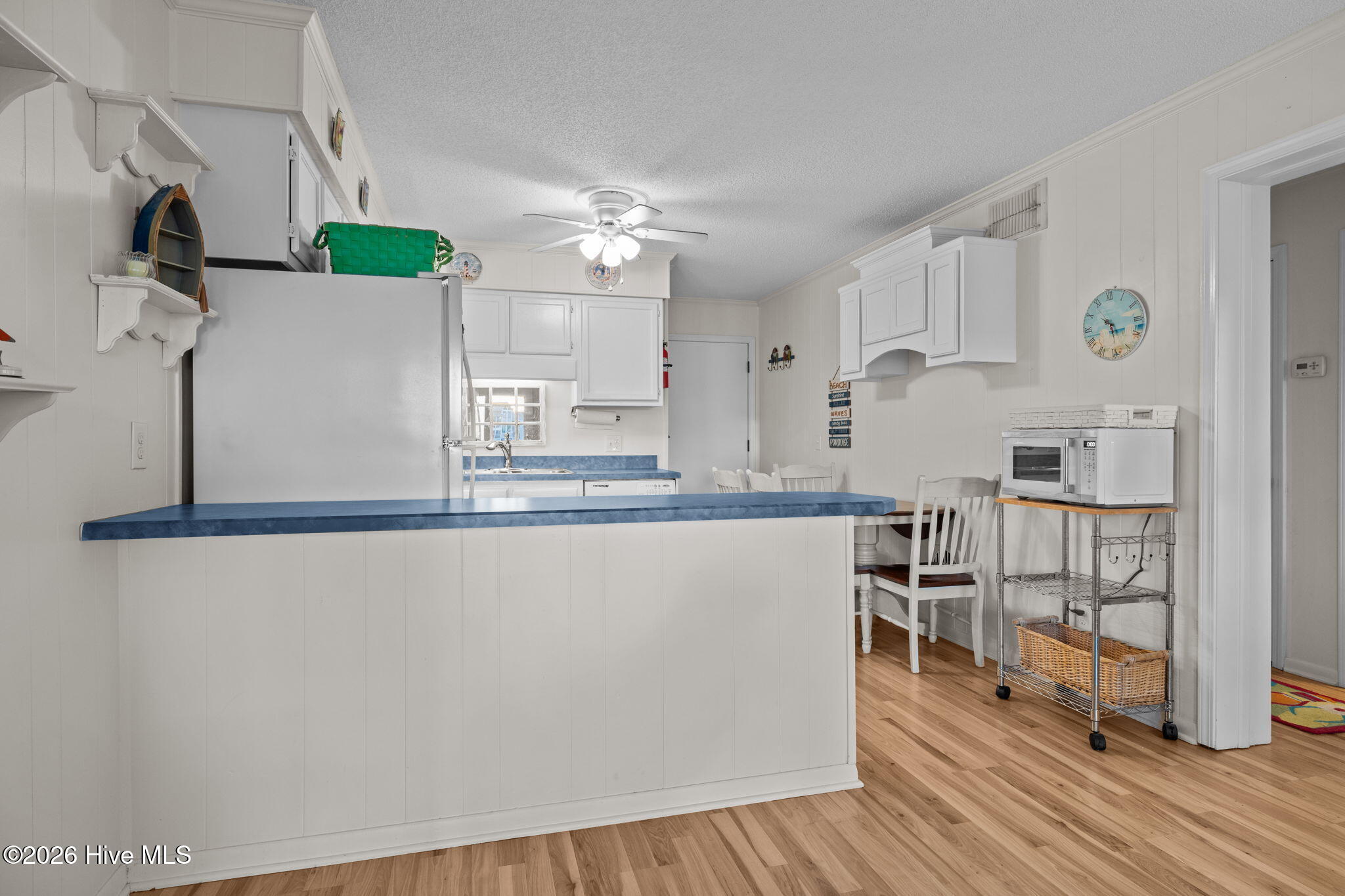 Kitchen with Bar Counter