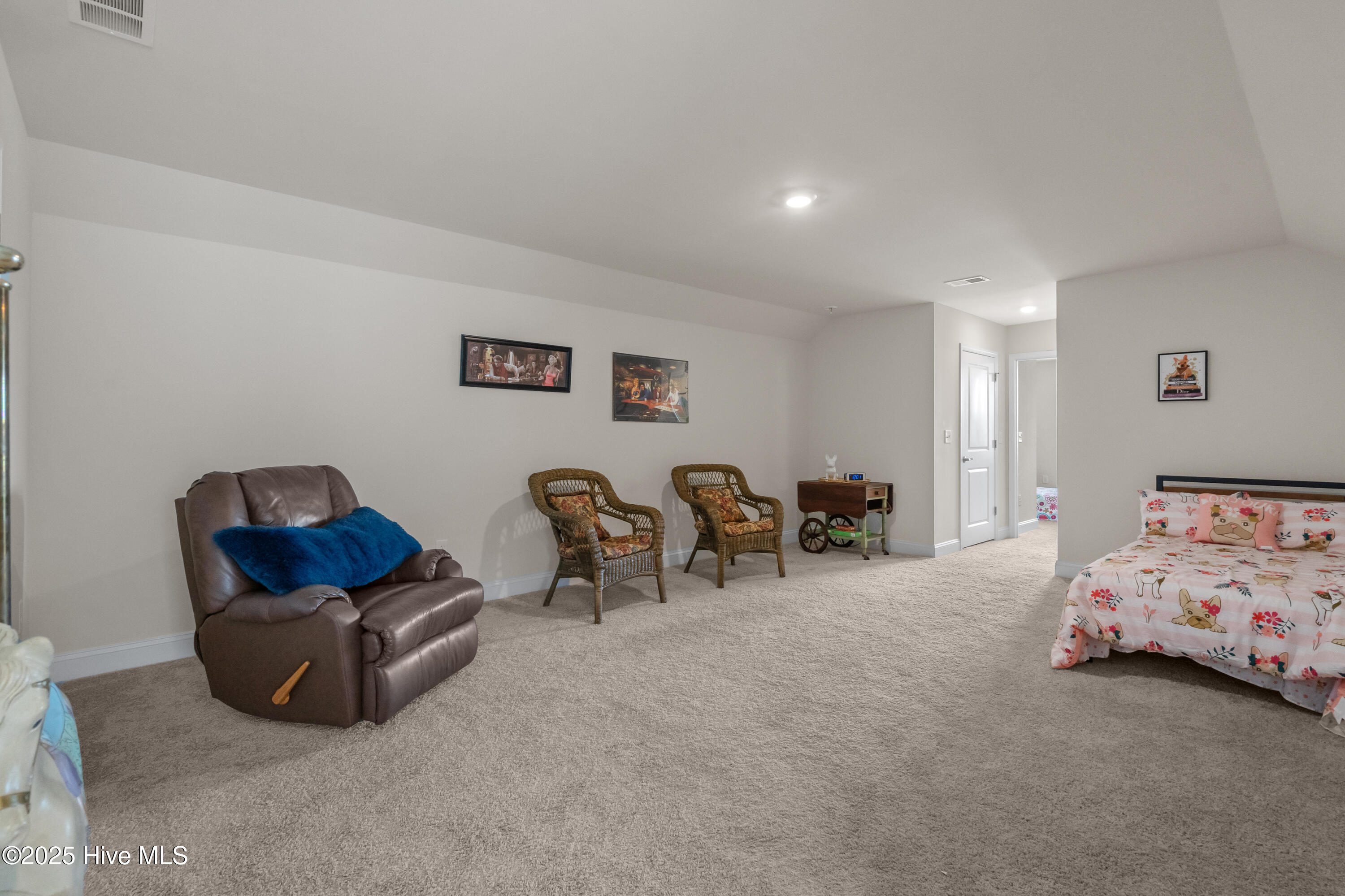 100549848 | Photo 29