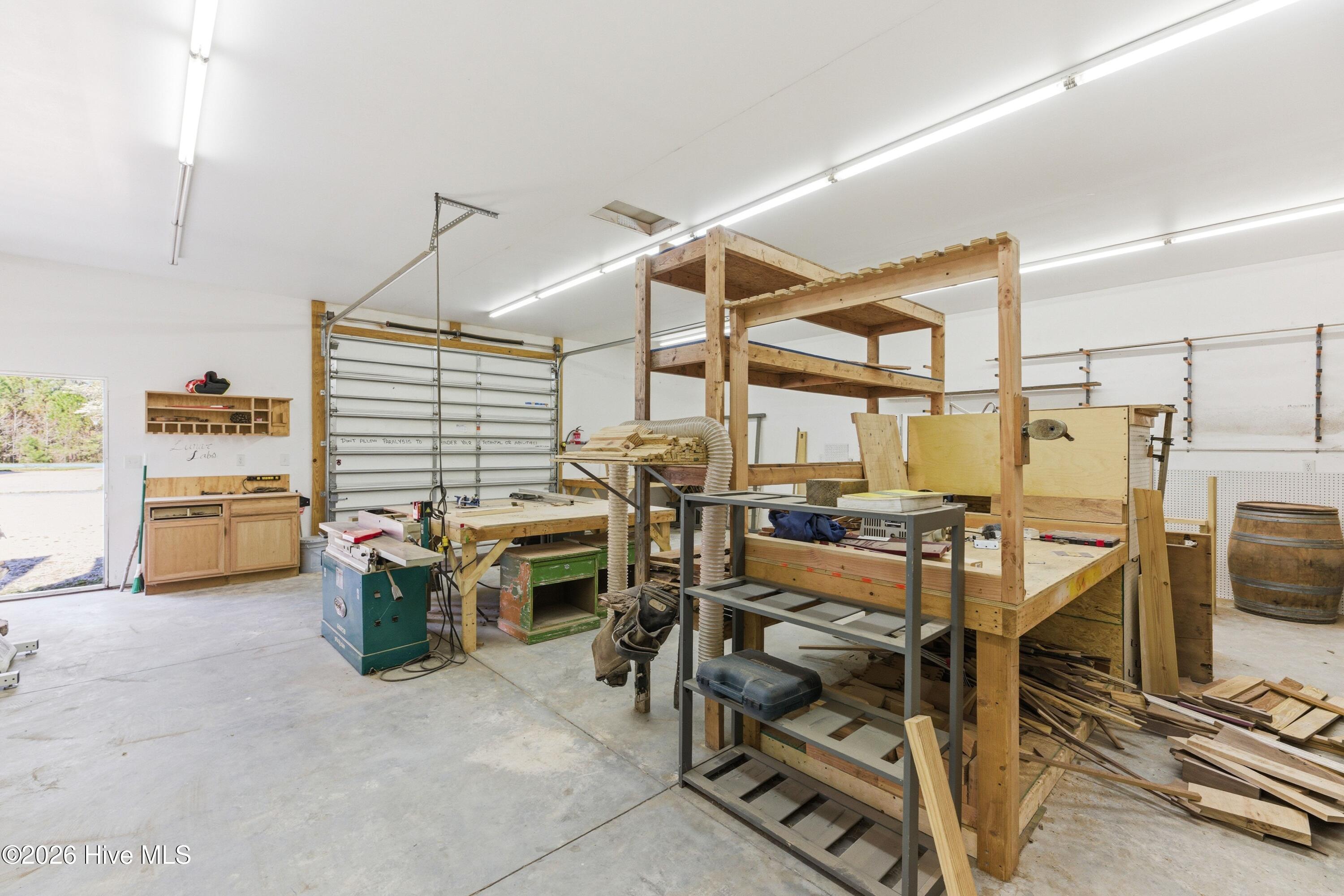 100564216 | Photo 47