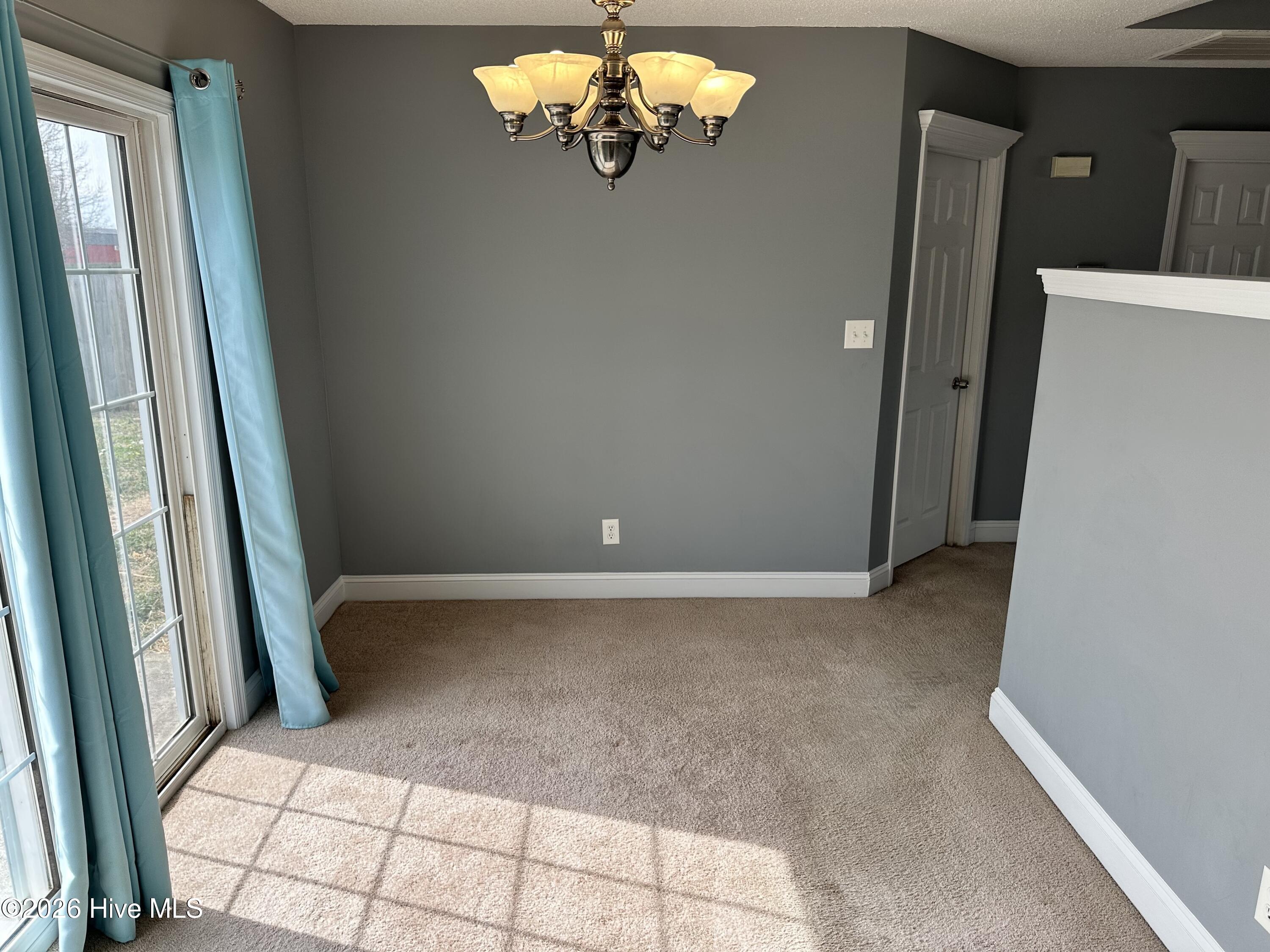 100556264 | Photo 11