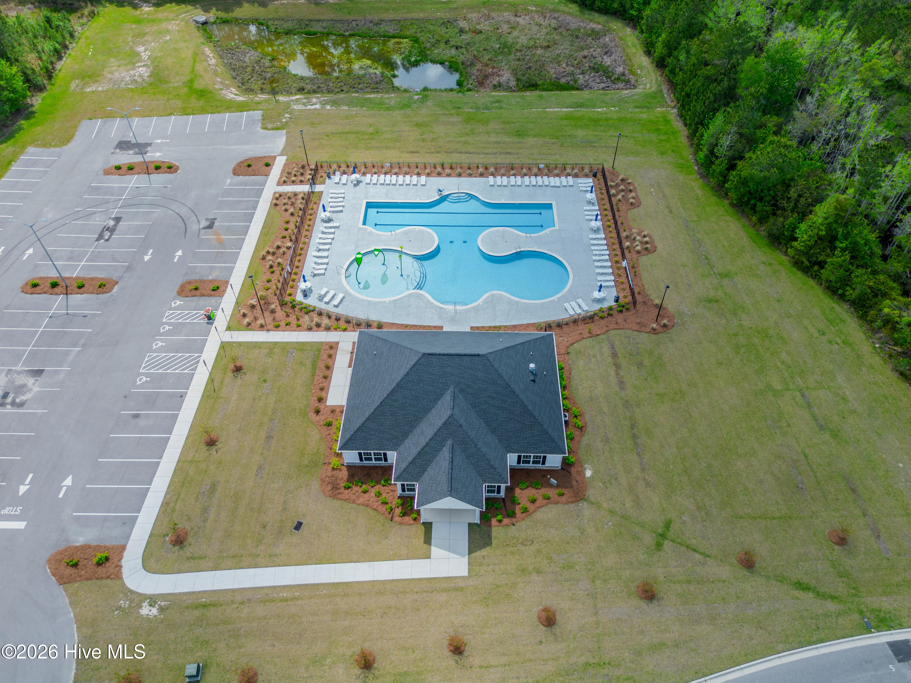 100570010 | Photo 91