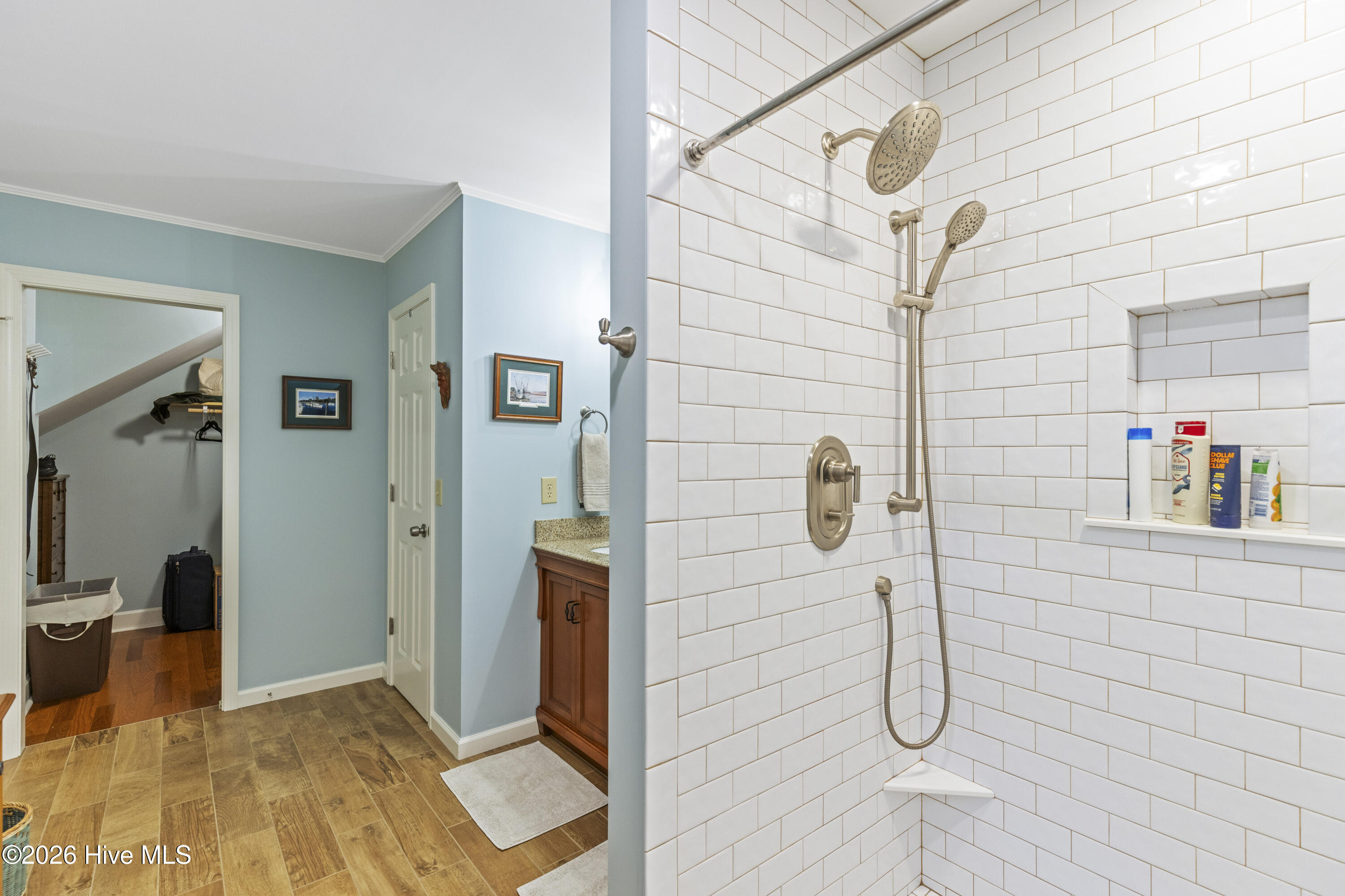 100569579 | Photo 57