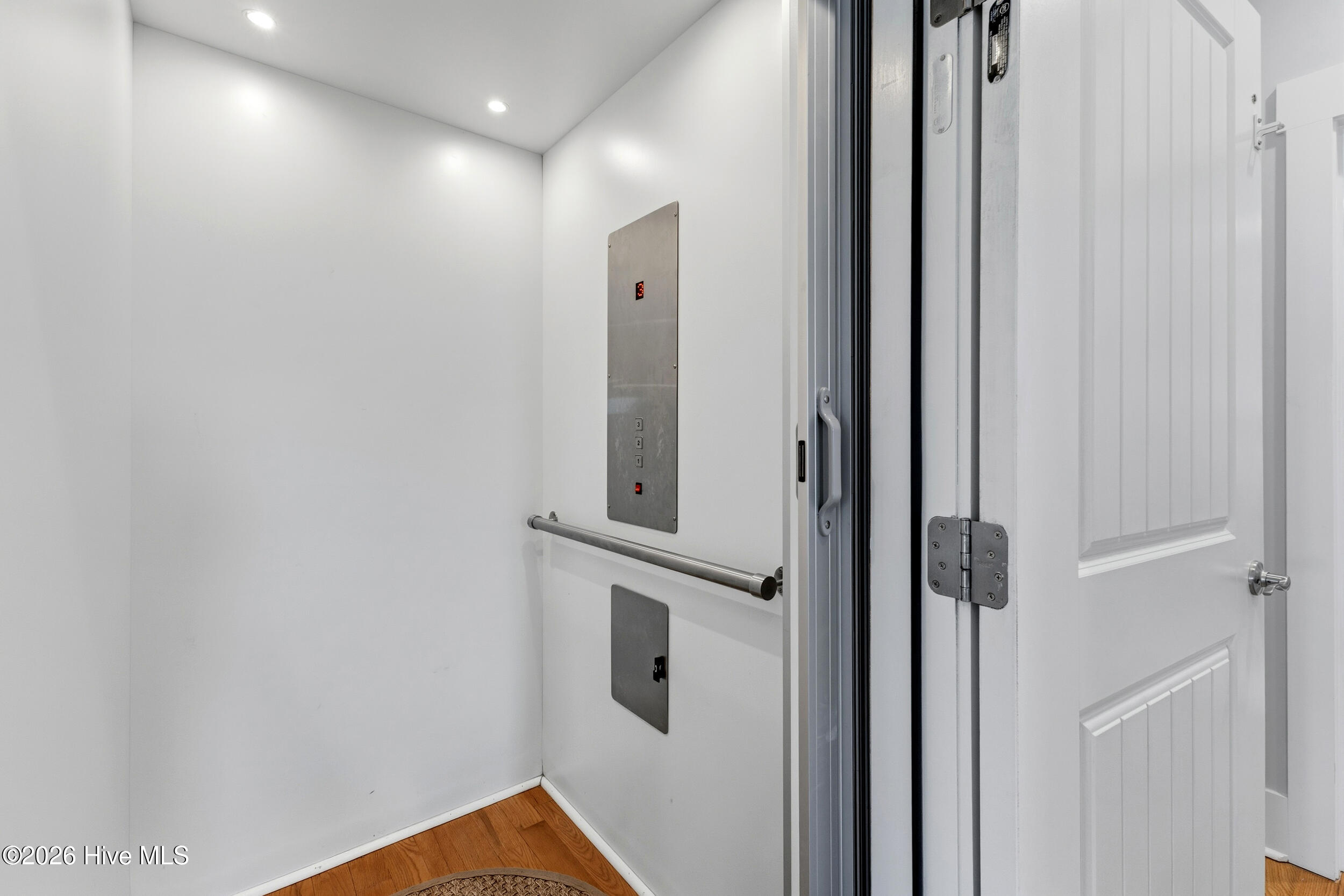 100554534 | Photo 37