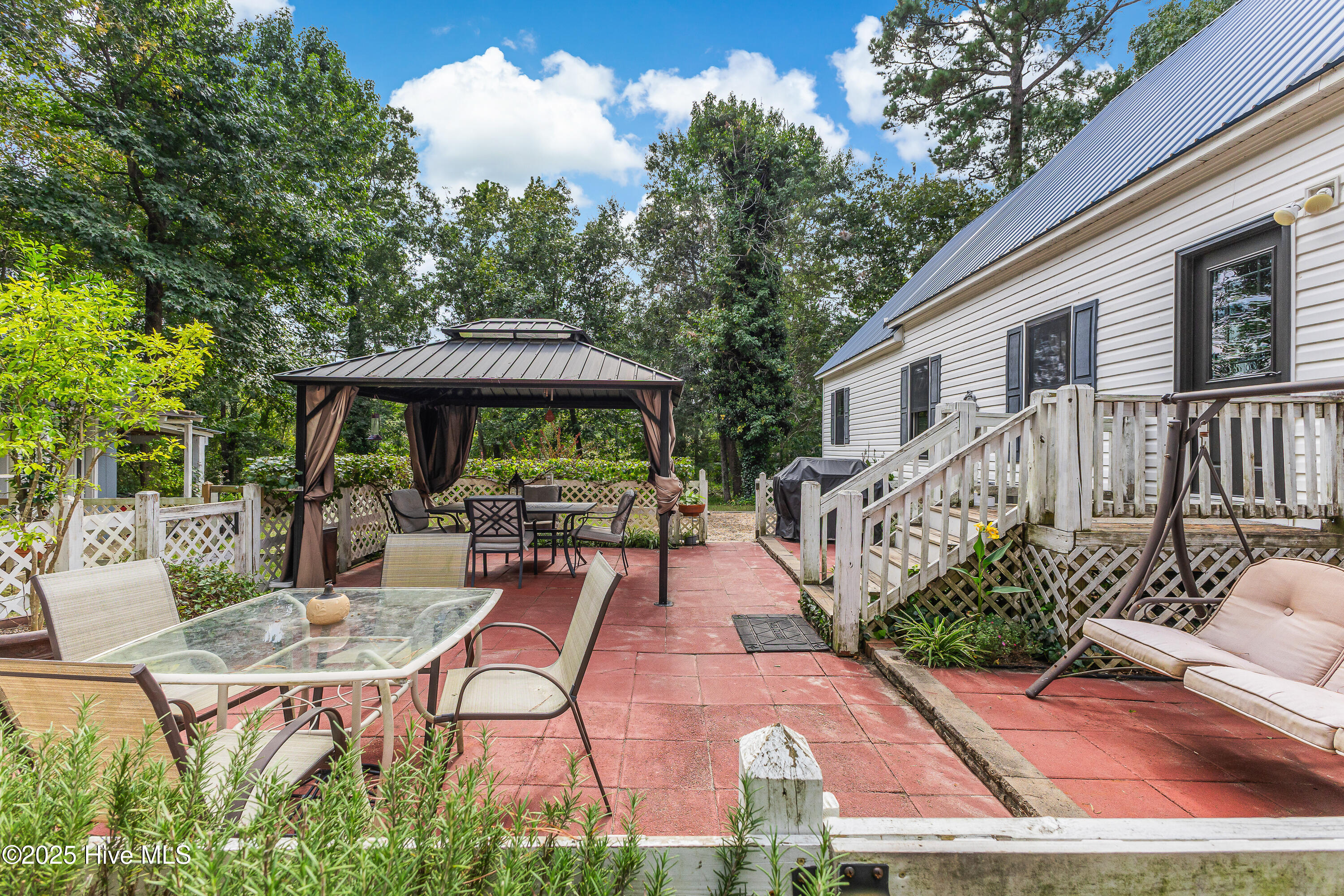 100531169 | Photo 53