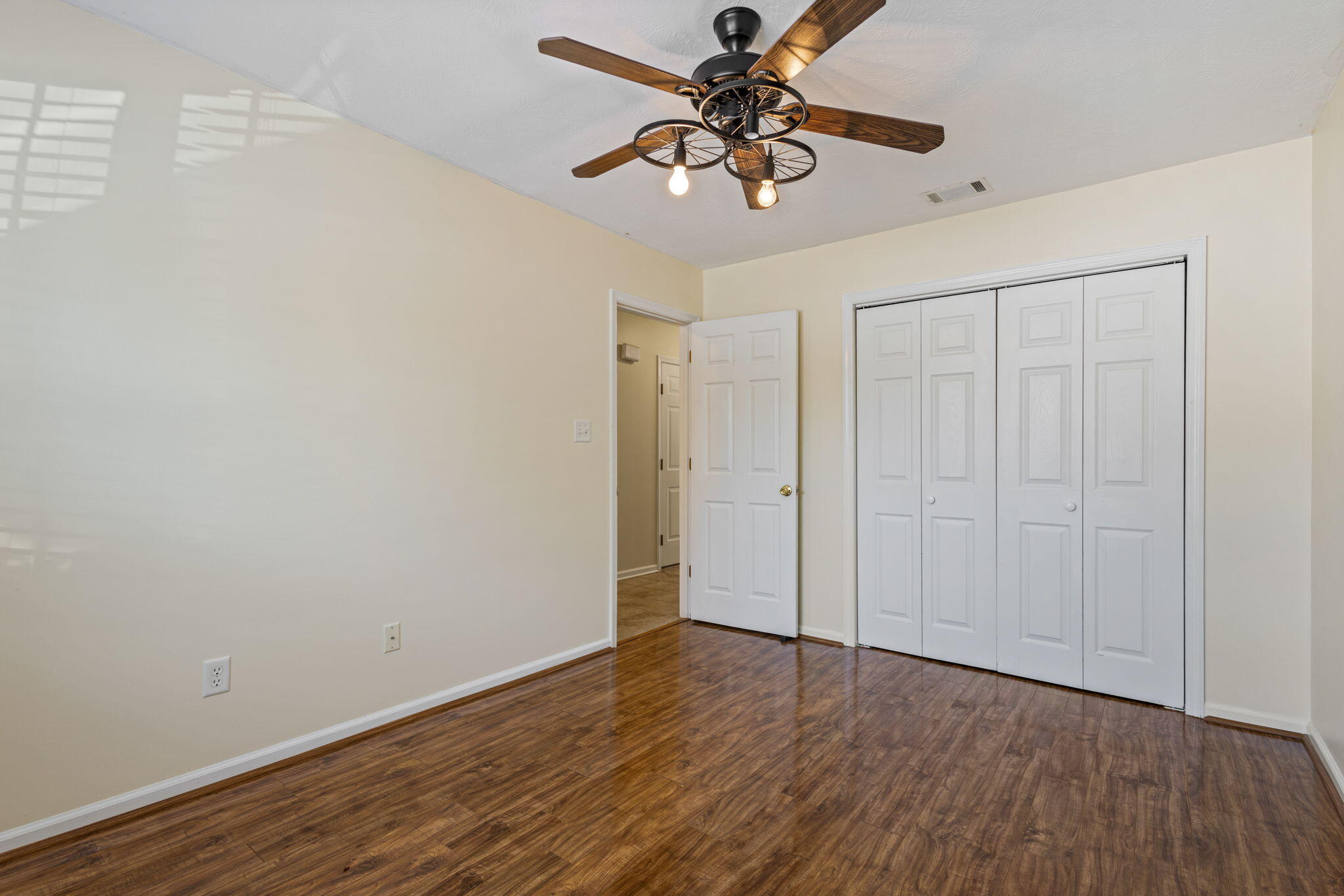 9-web-or-mls-422 Northrop Place-22