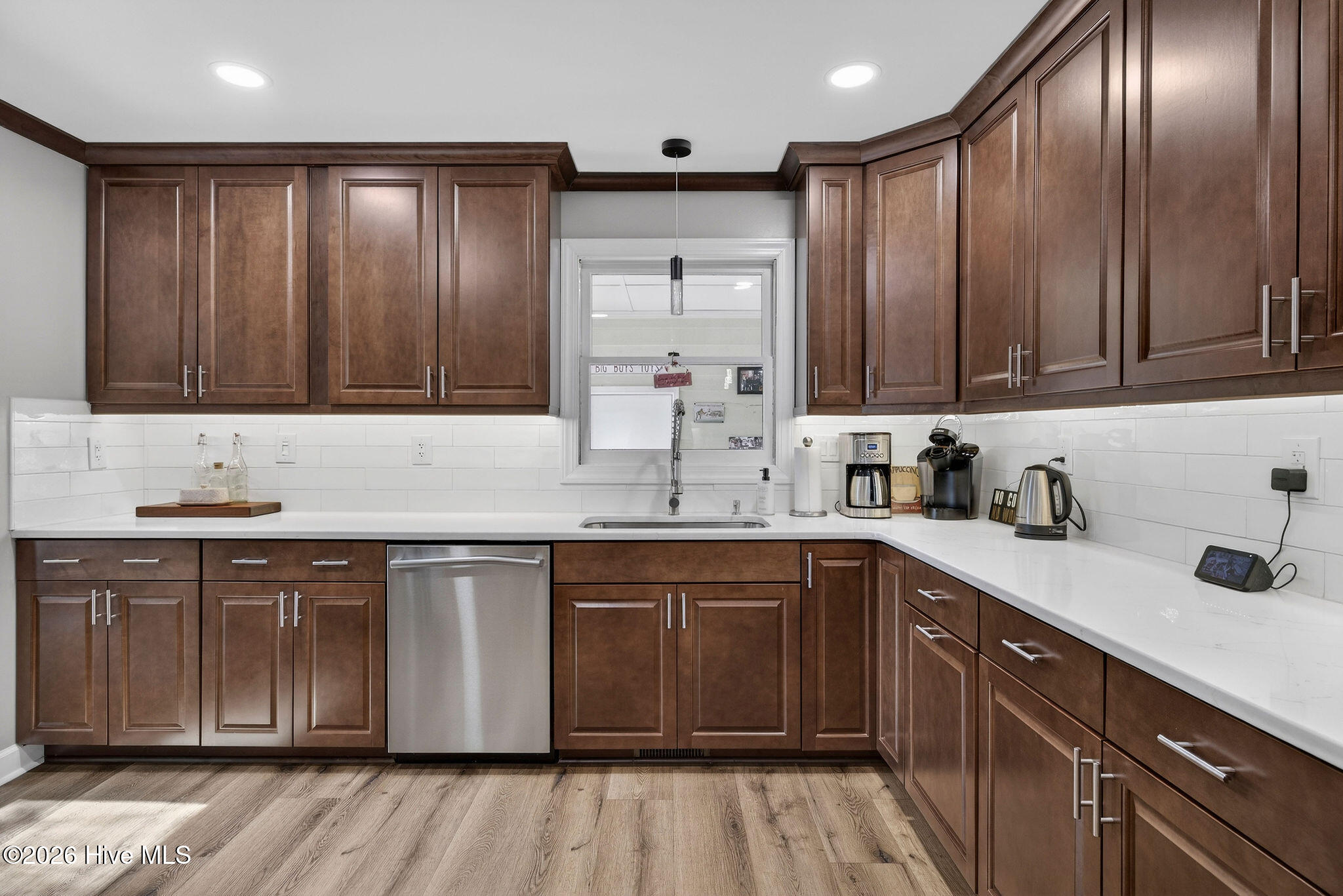 100552823 | Photo 14