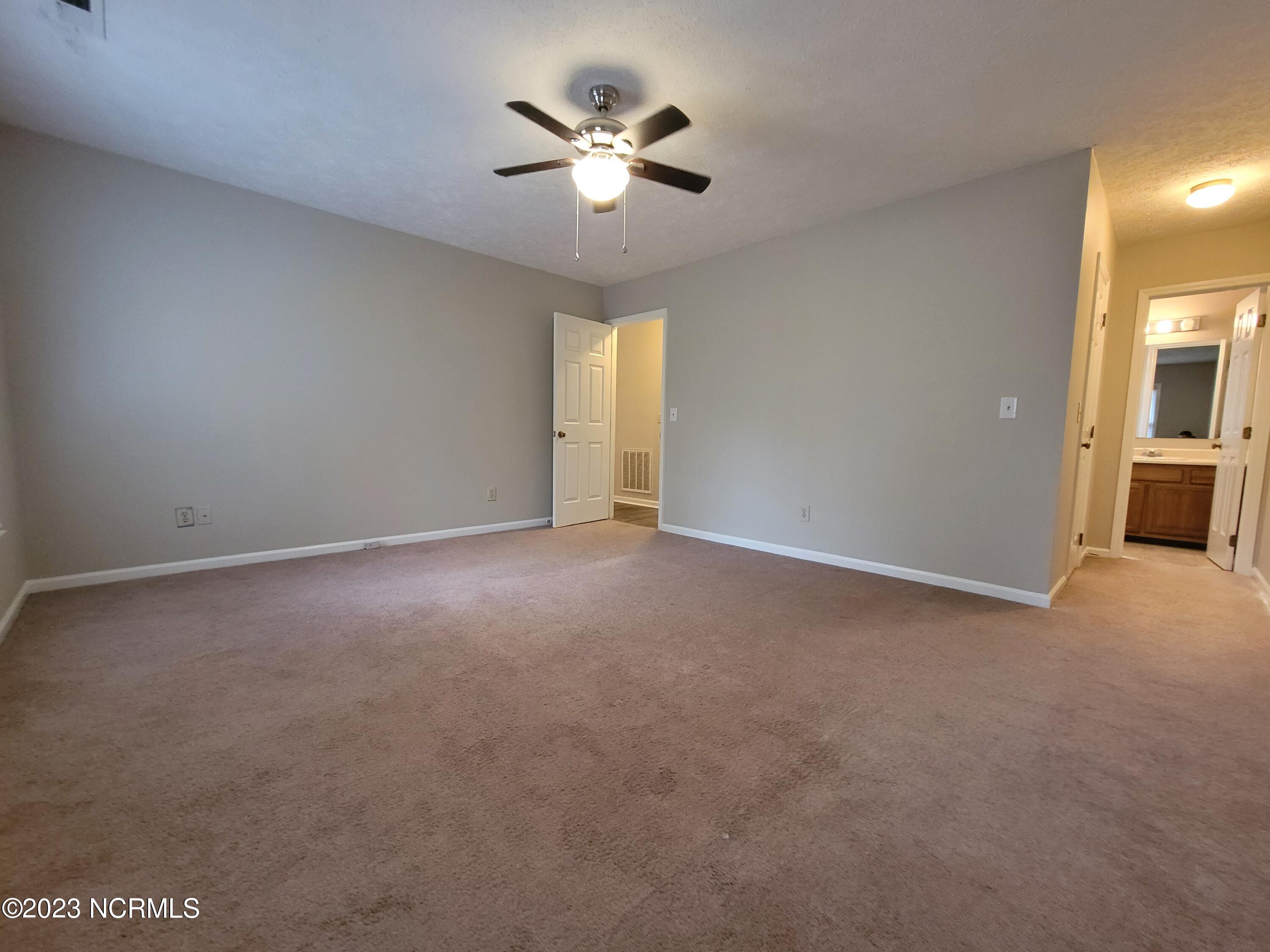 100552770 | Photo 13