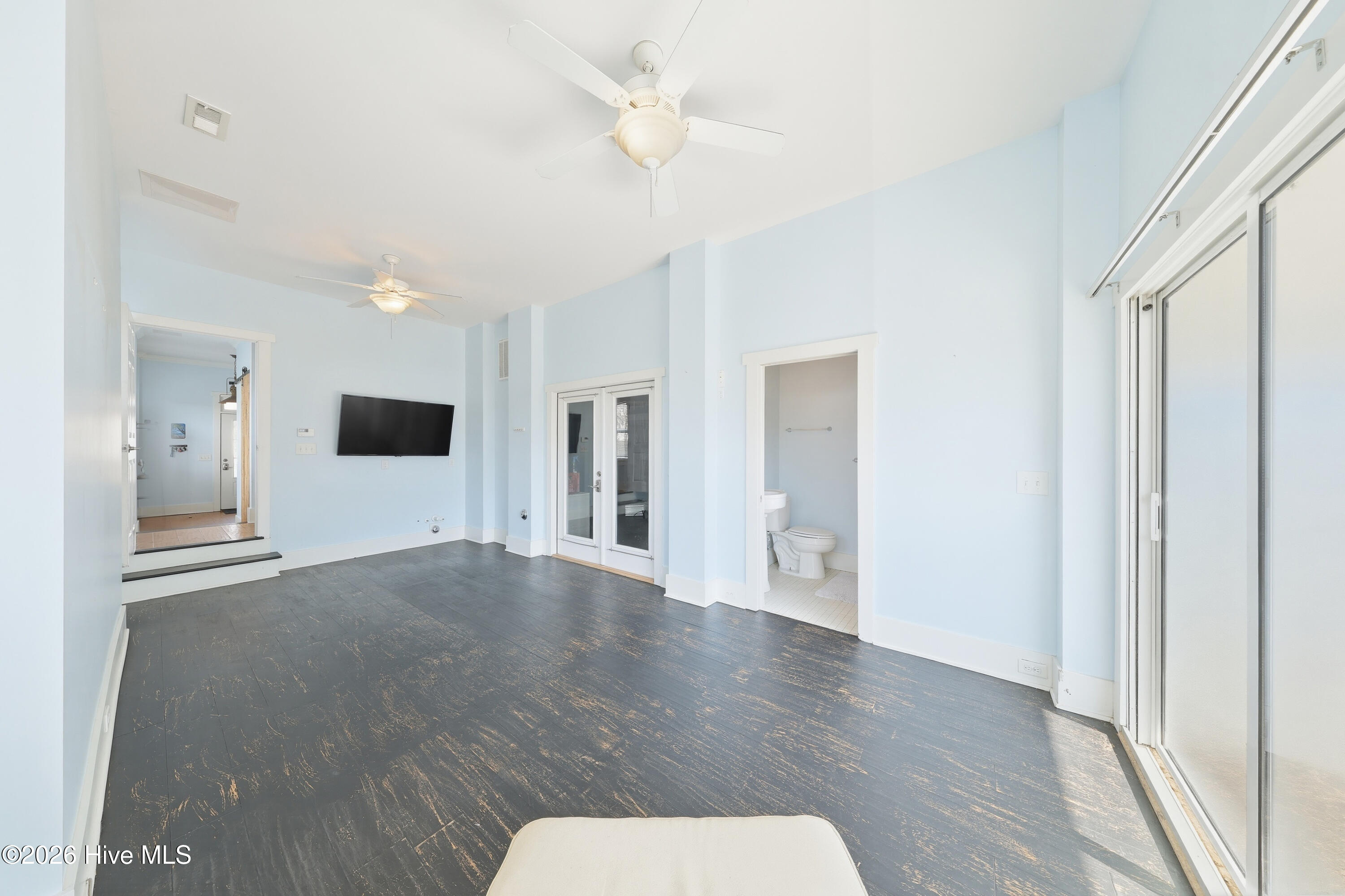 100564294 | Photo 17