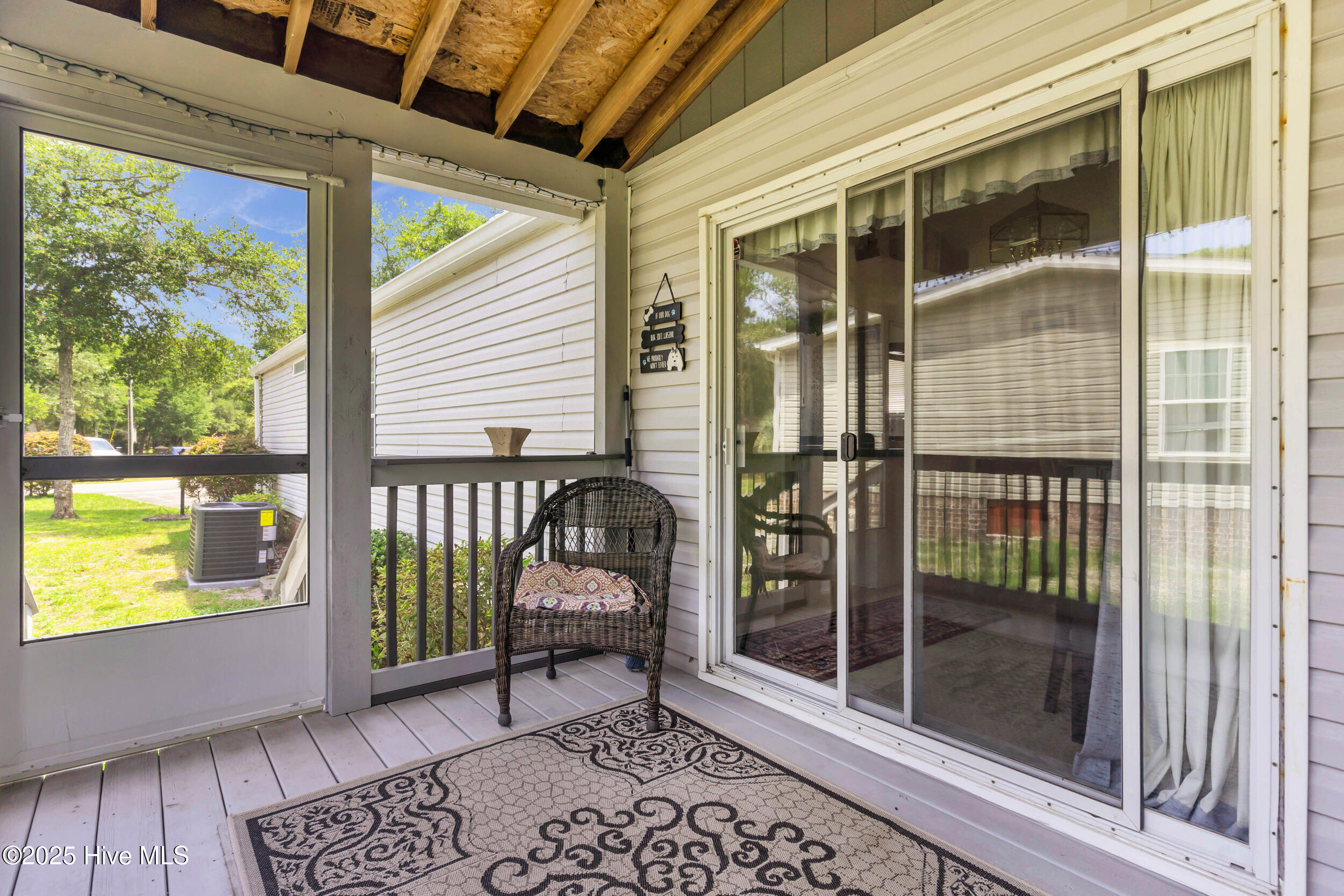 100559828 | Photo 20