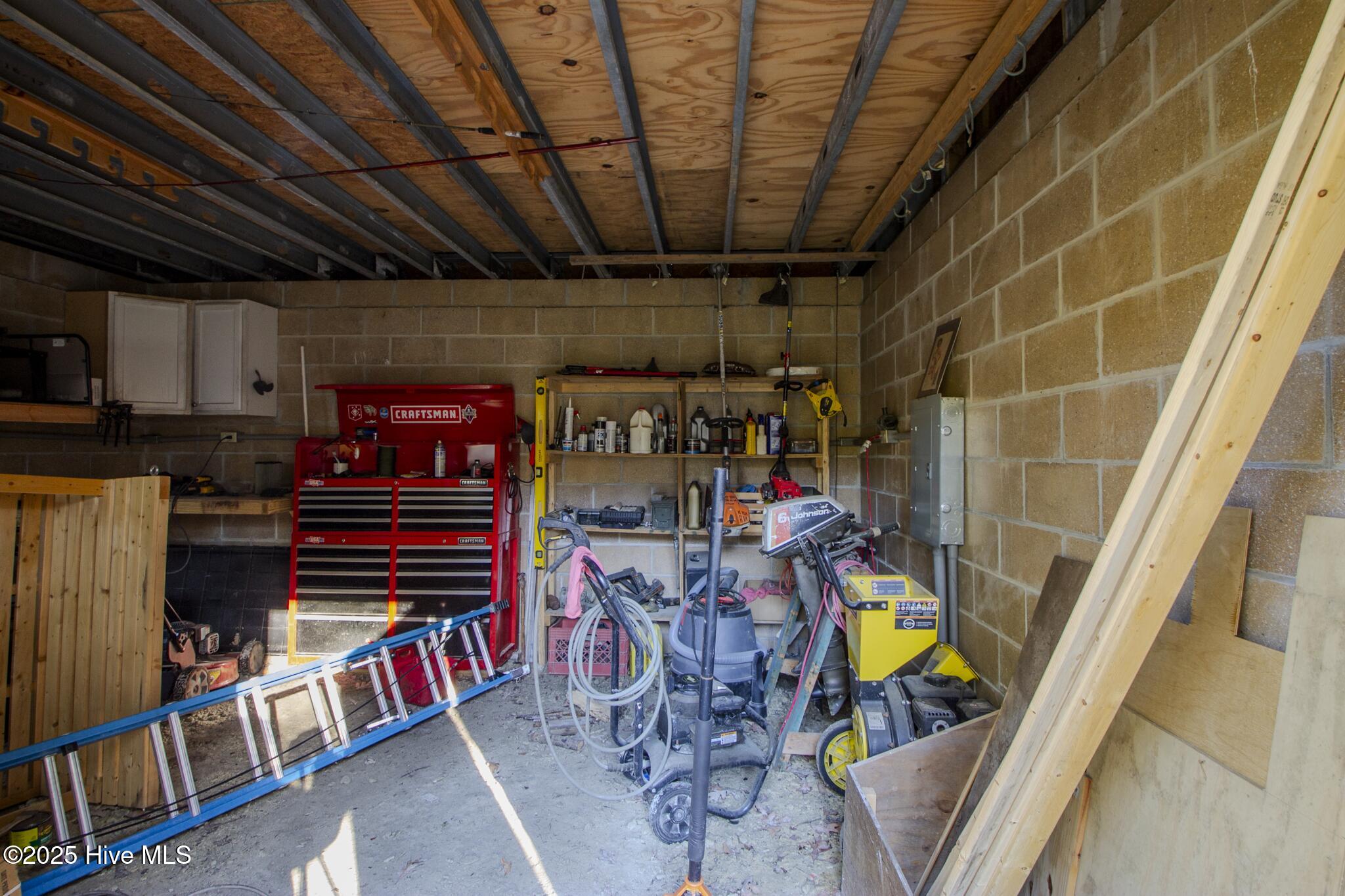 100541041 | Photo 40