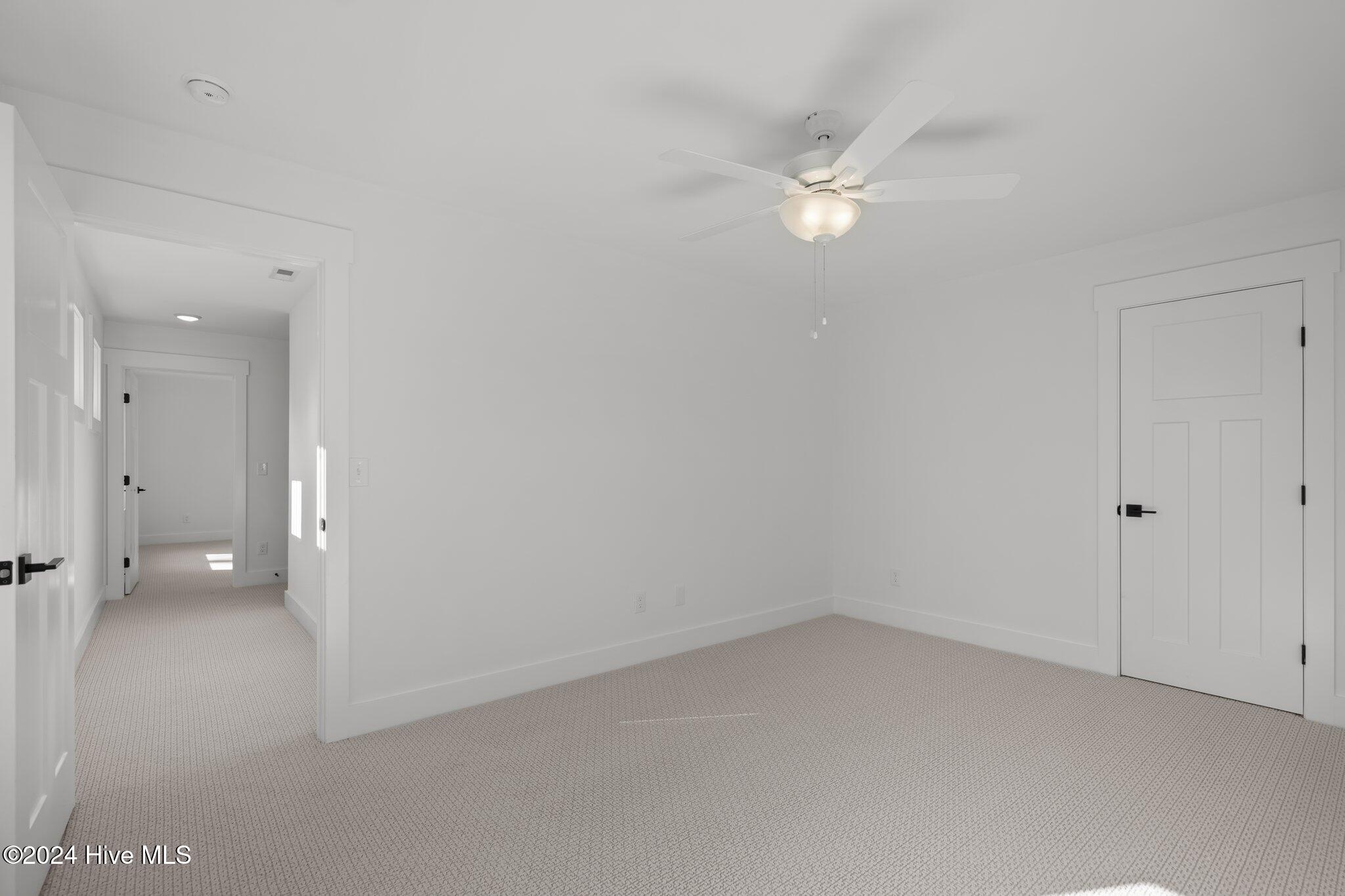 100435133 | Photo 33