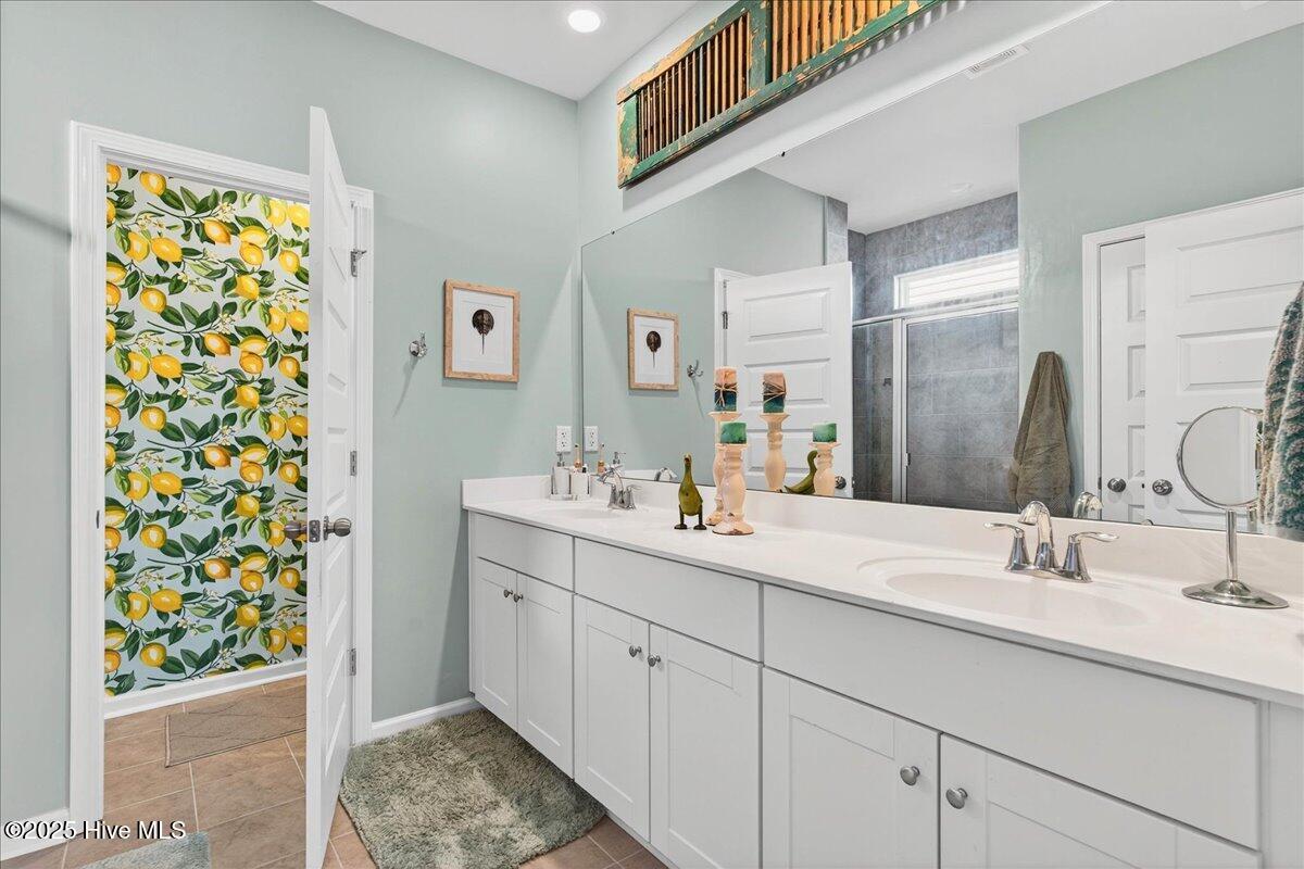 100542470 | Photo 17