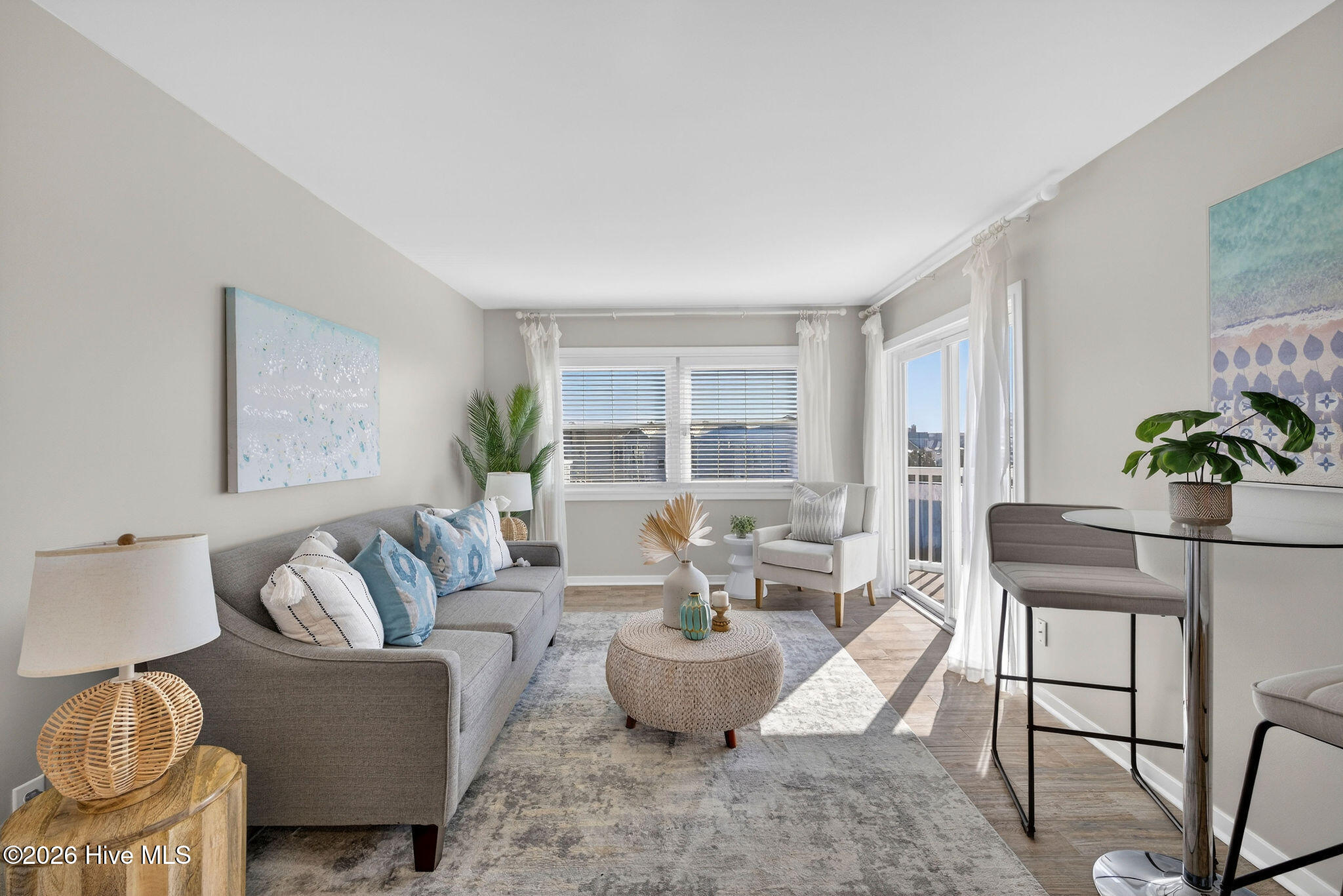 100554863 | Photo 10