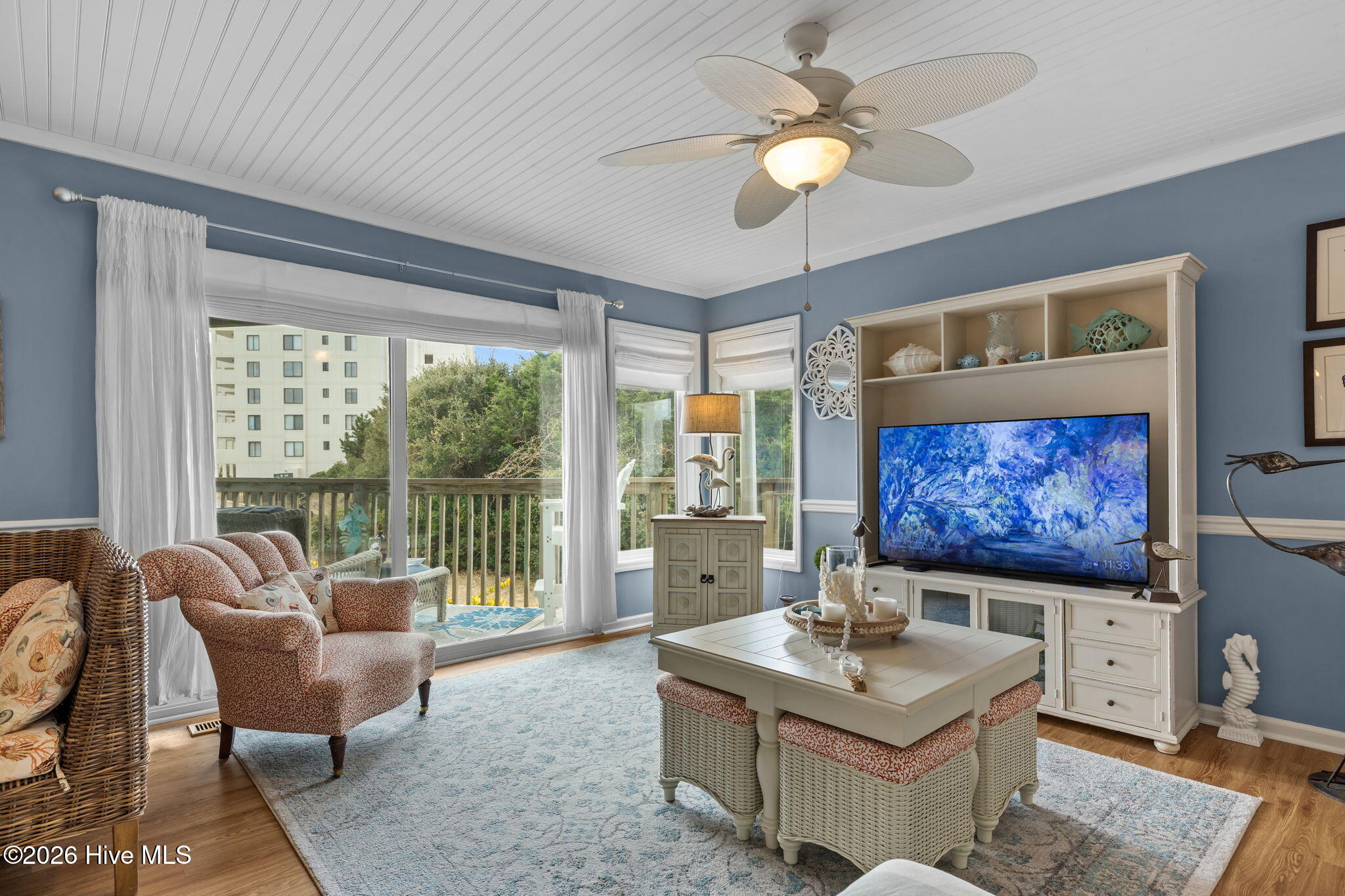 100549455 | Photo 24