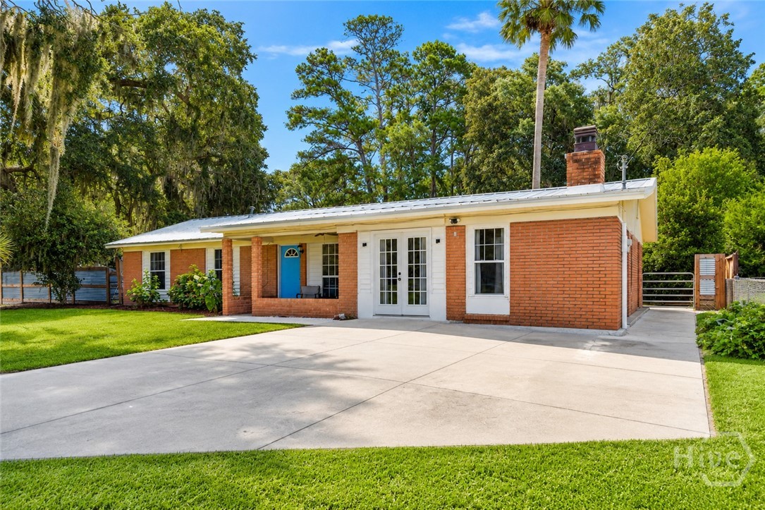 Photo 2 of Single family home for sale at 802 Walthour Rd, Savannah, GA 31410 | MLS# SA361057 | Listing updated on 2026-09-15