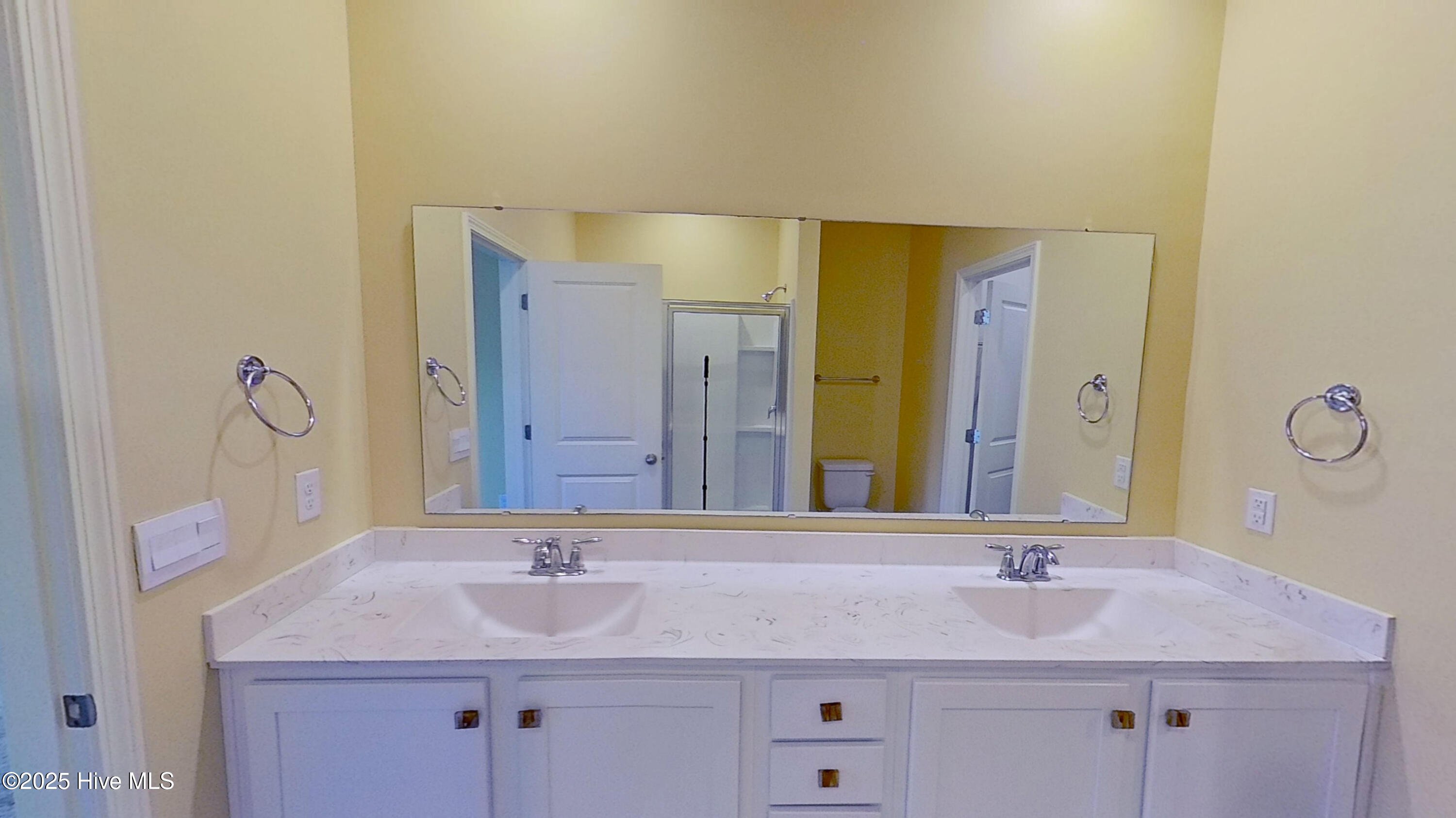 100509218 | Photo 15