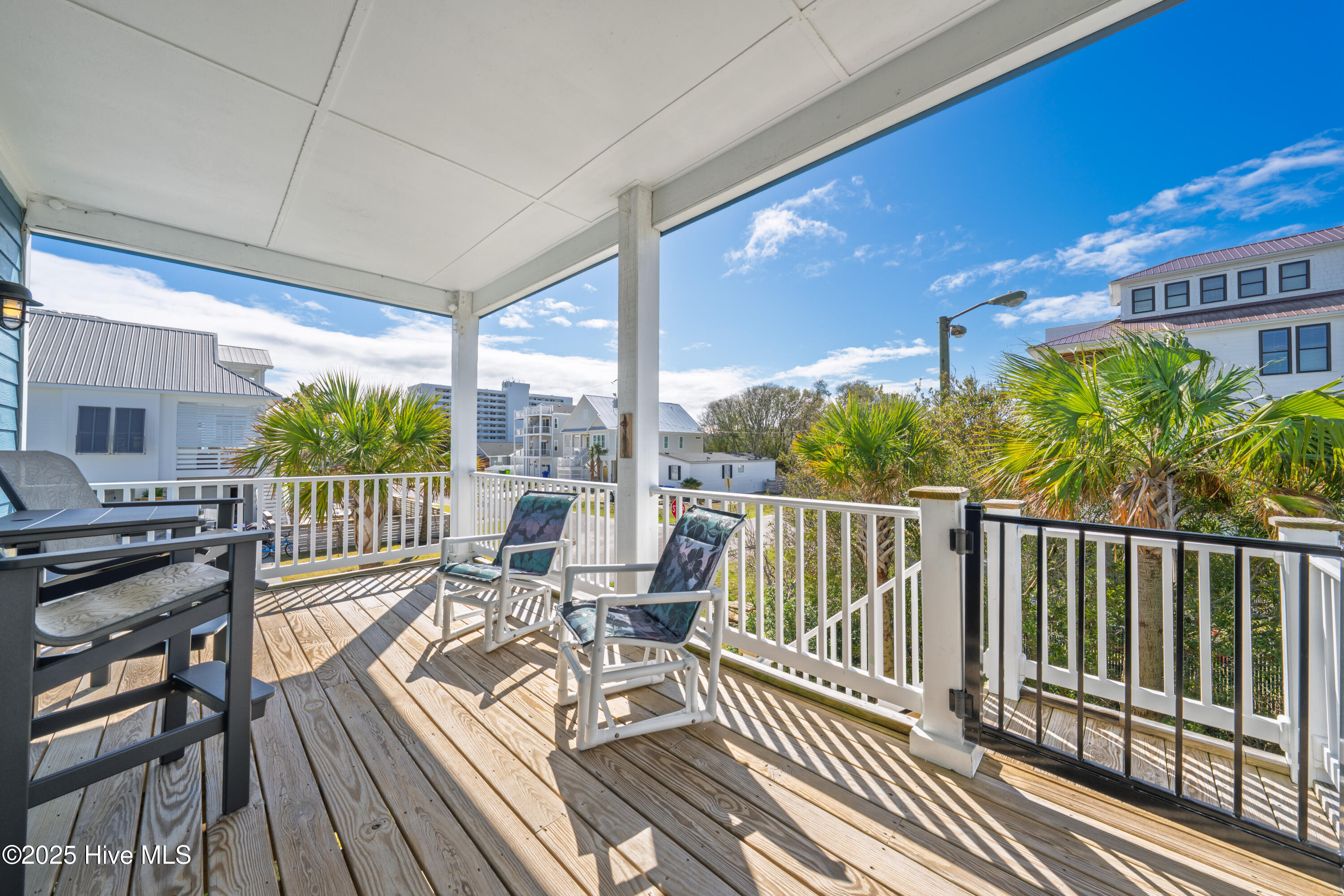 100494864 | Photo 15