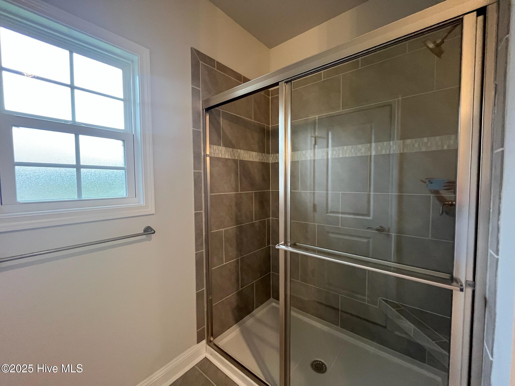 100447887 | Photo 28