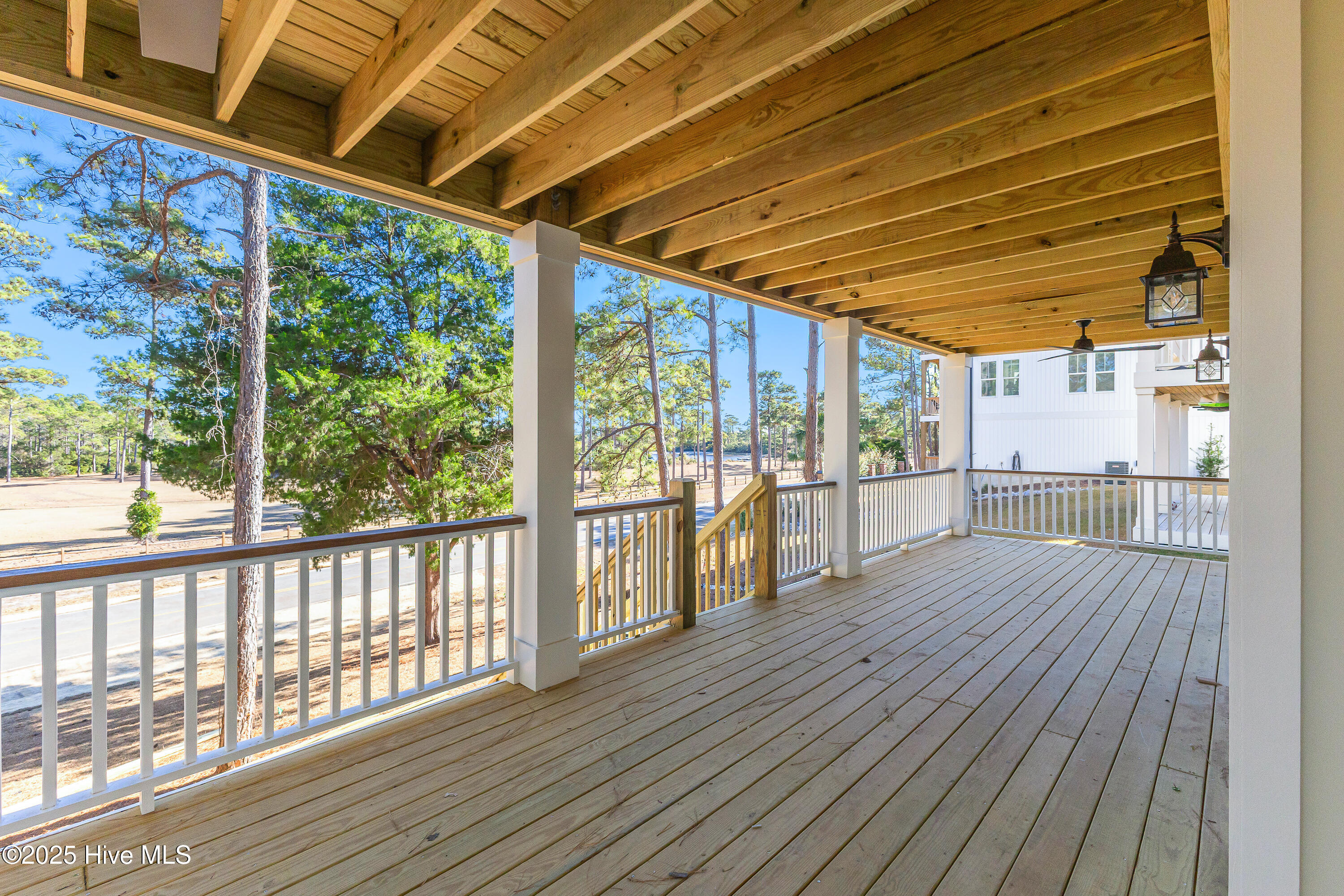 100534543 | Photo 44