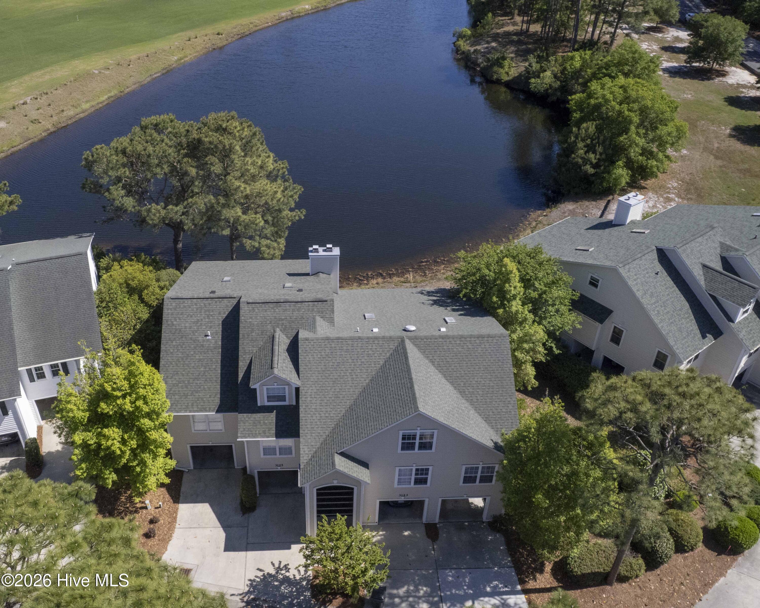 100563041 | Photo 57