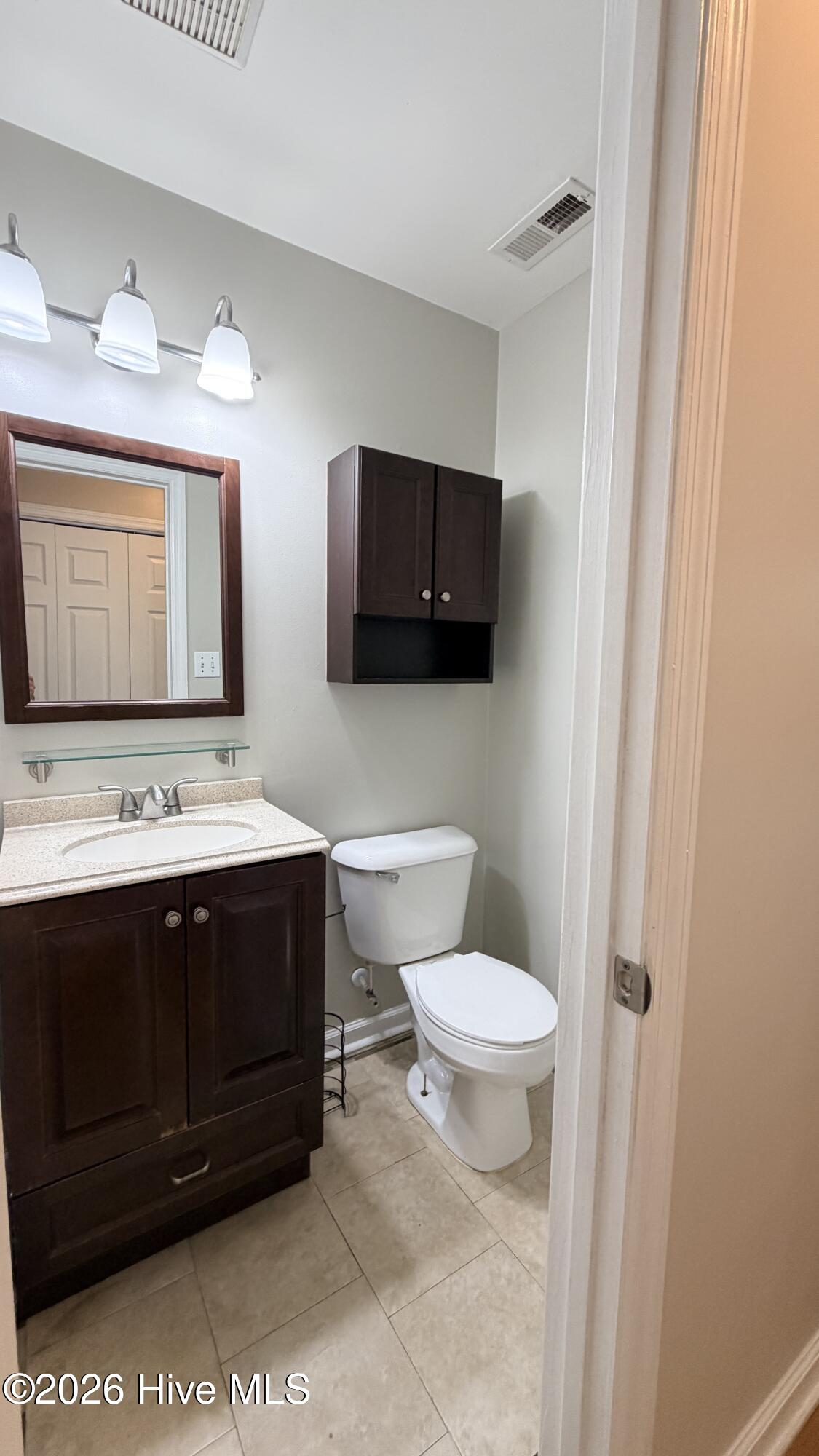 100569360 | Photo 11