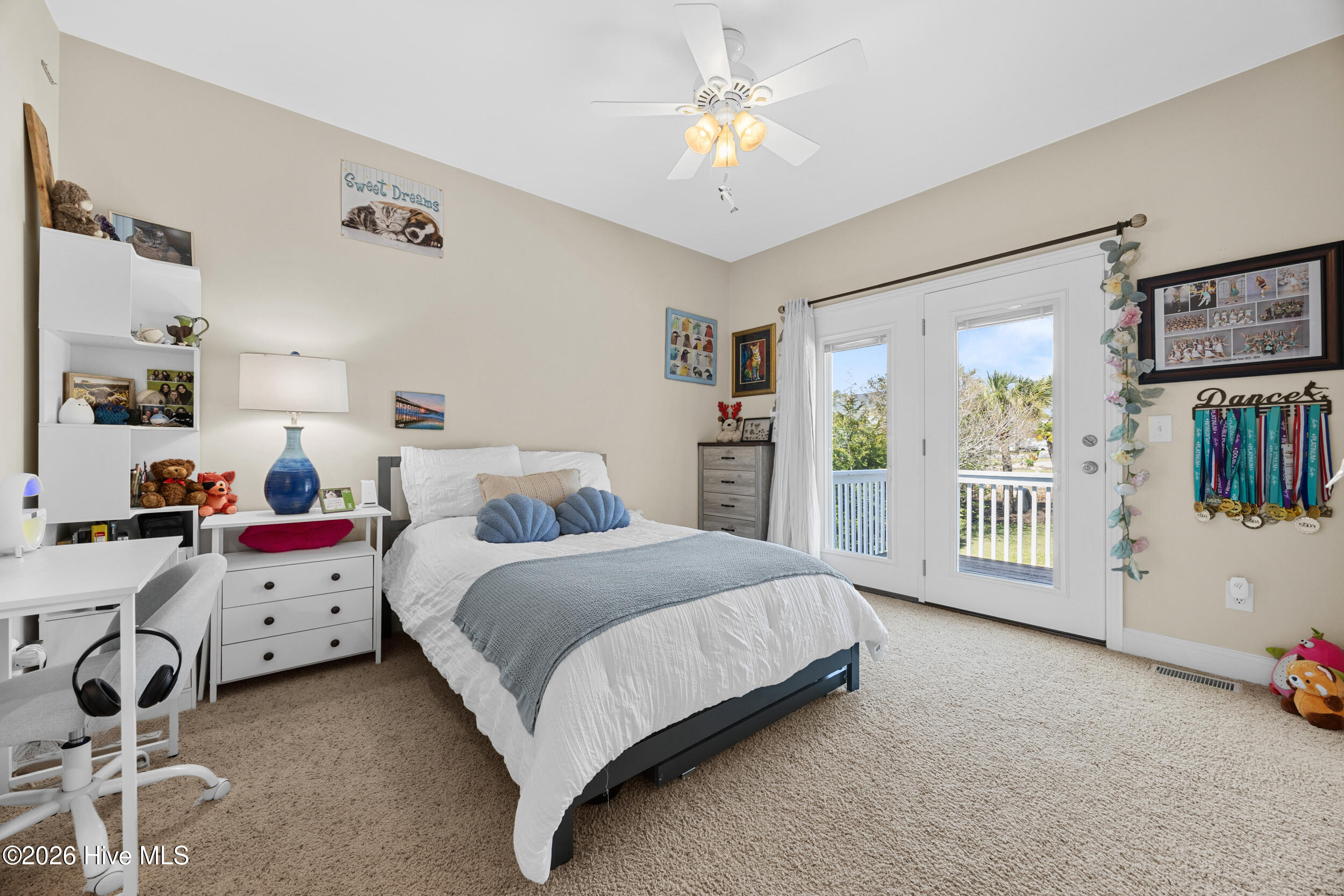 100567542 | Photo 37