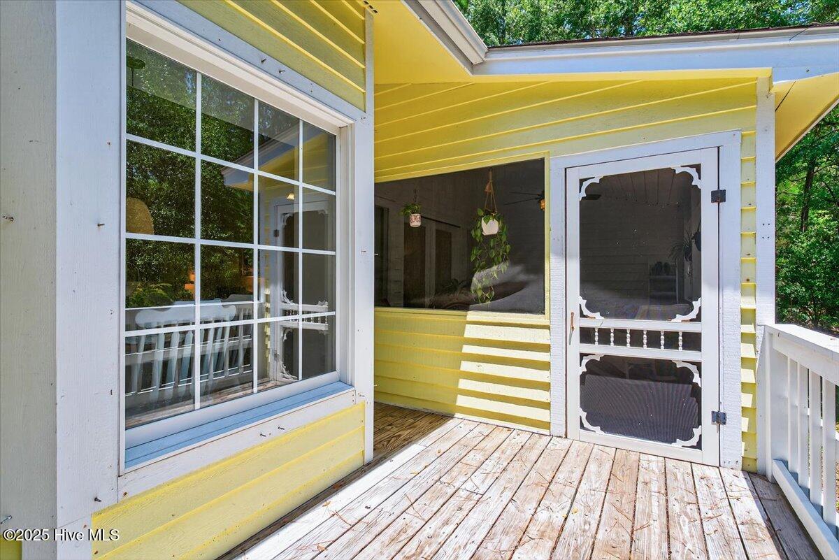 100518742 | Photo 40