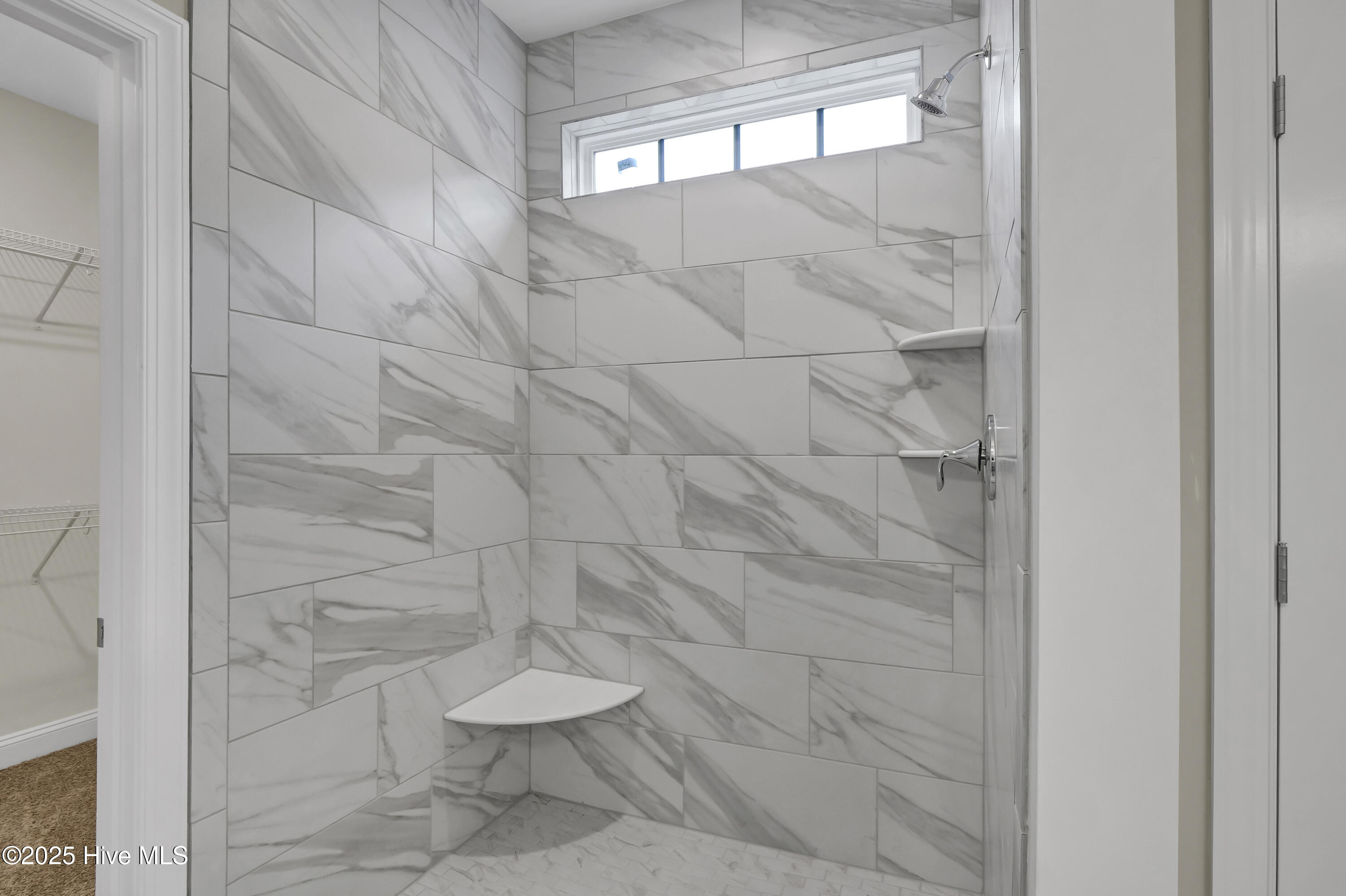 100477317 | Photo 17