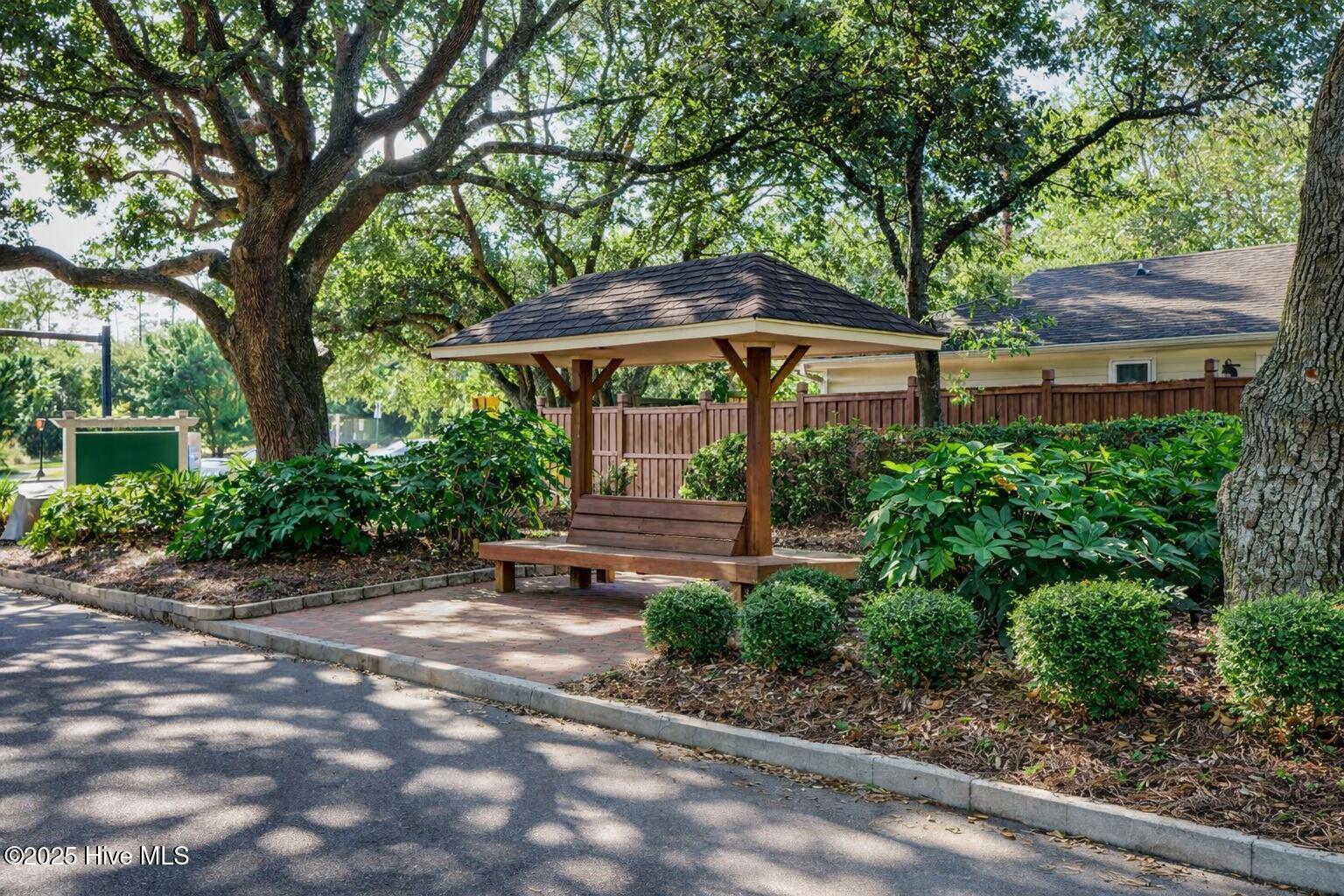 100545648 | Photo 38