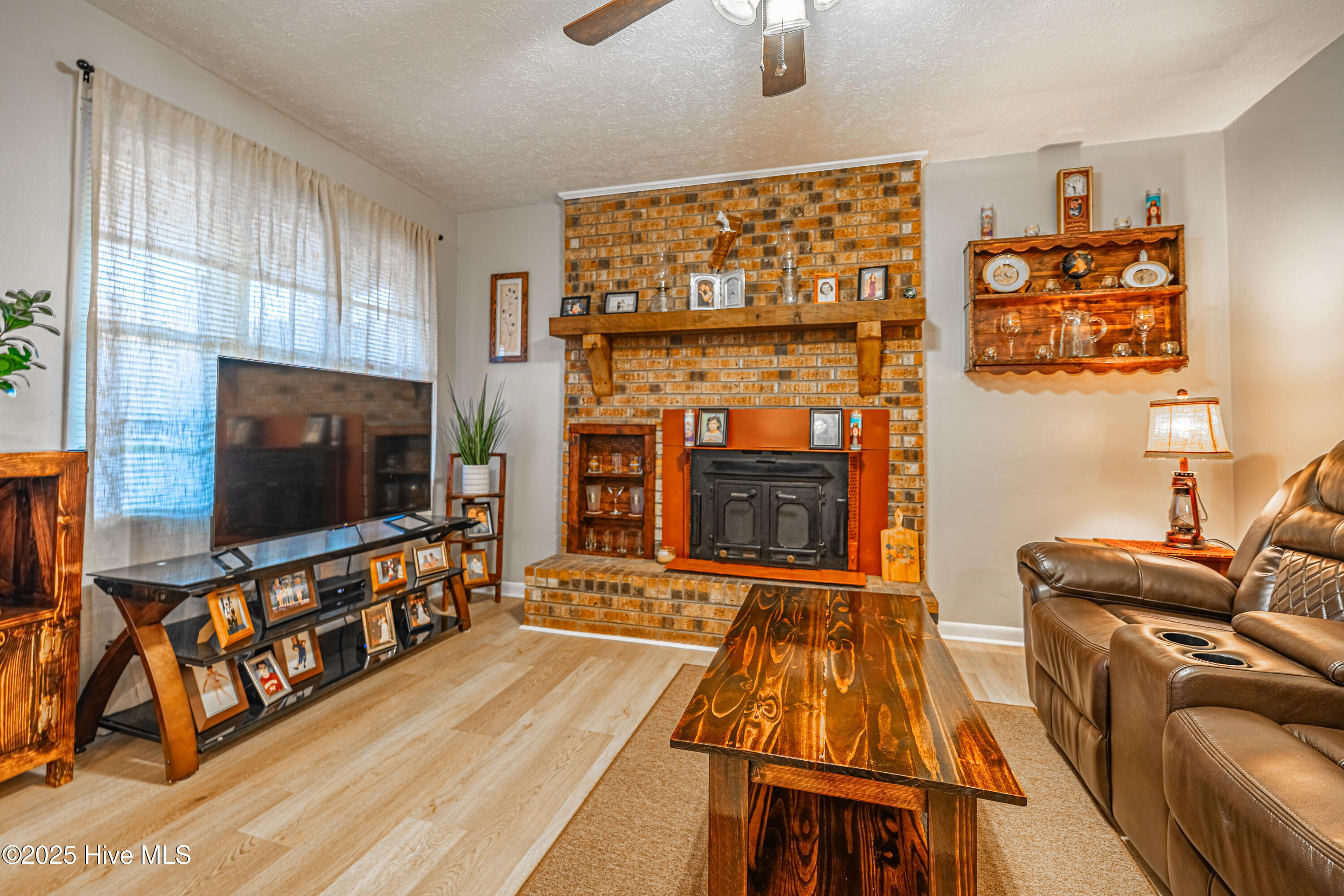 100541983 | Photo 11