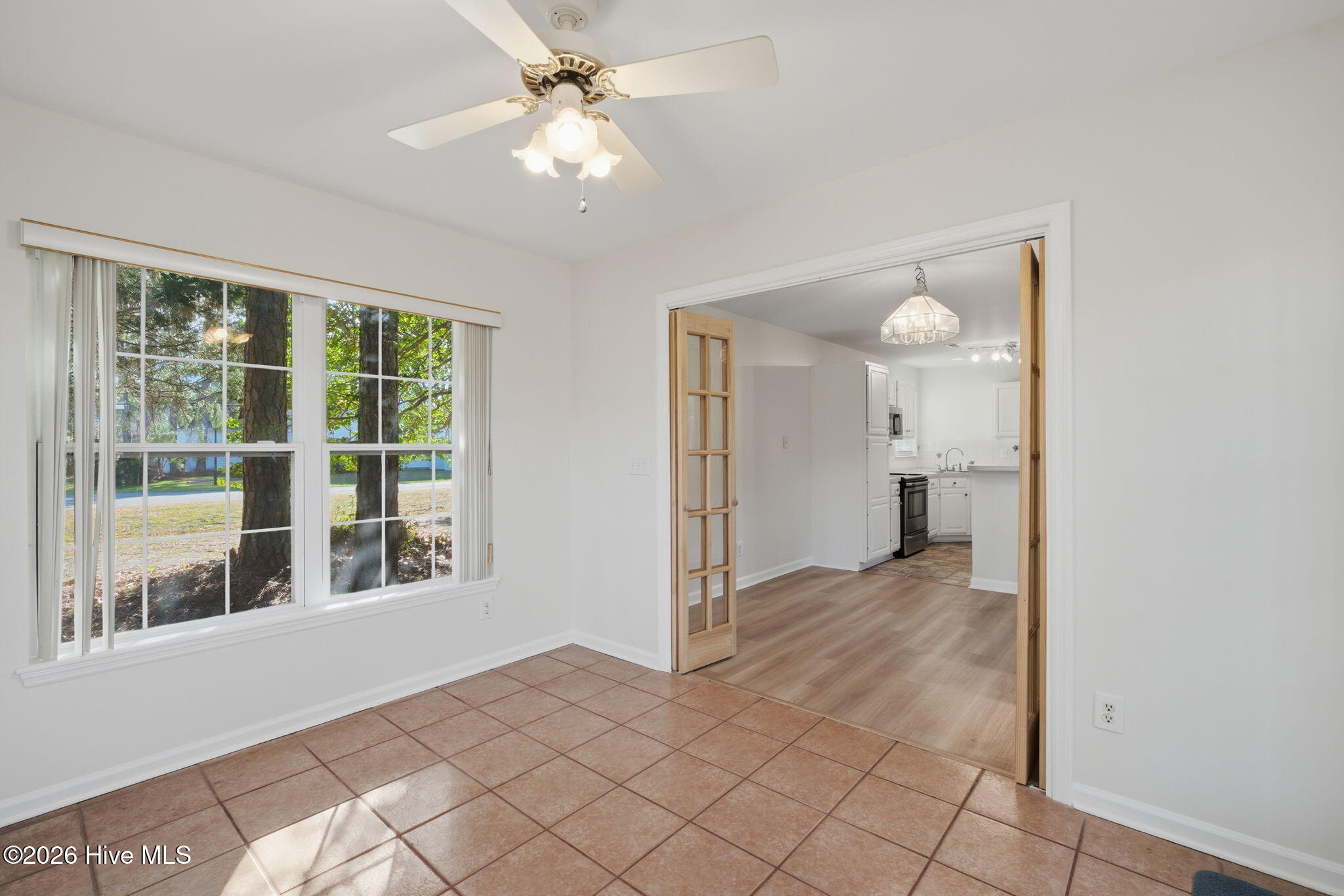 100551070 | Photo 17