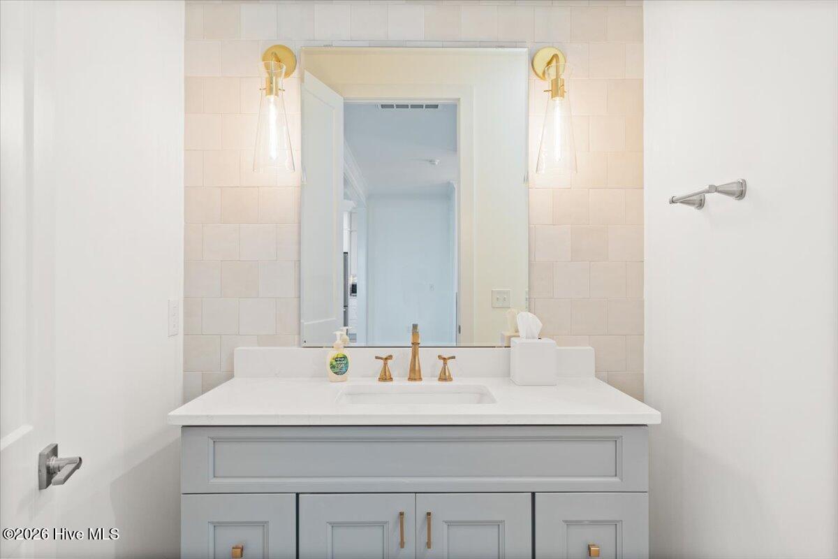 100552016 | Photo 23